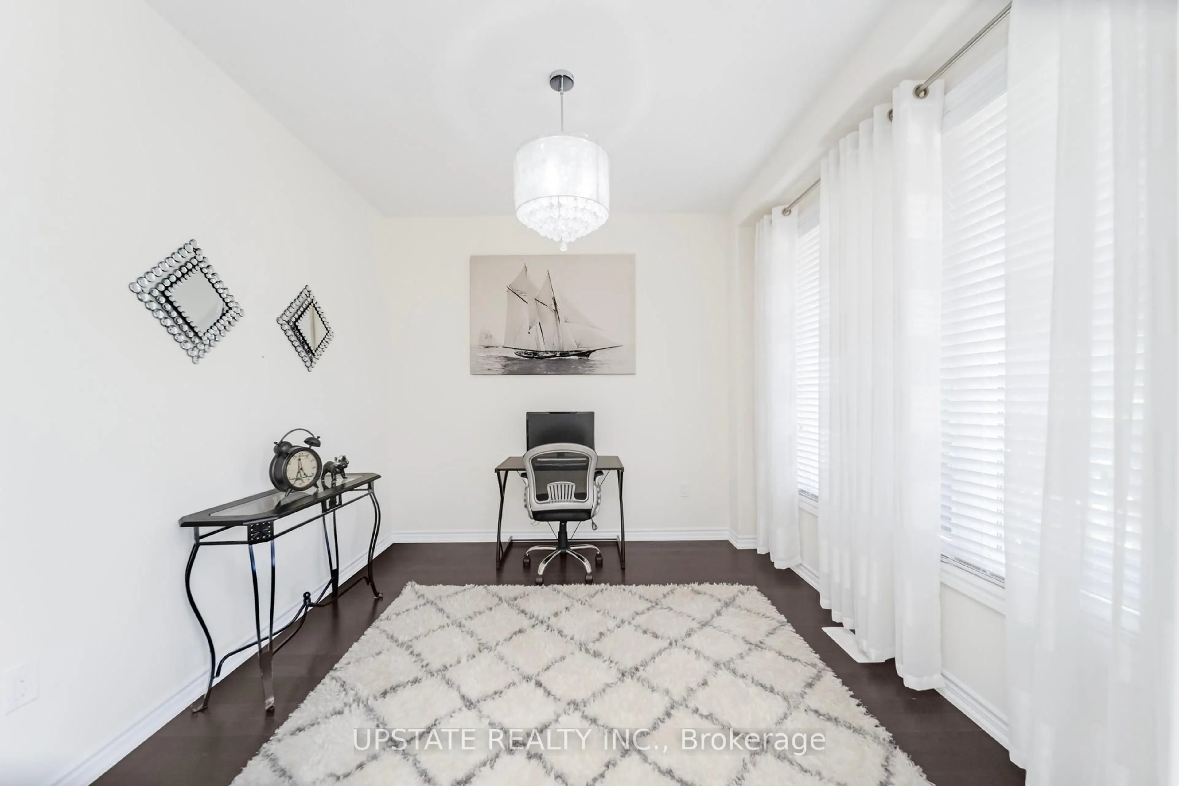 Indoor entryway for 331 Powell Rd, Brantford Ontario N3T 0J8