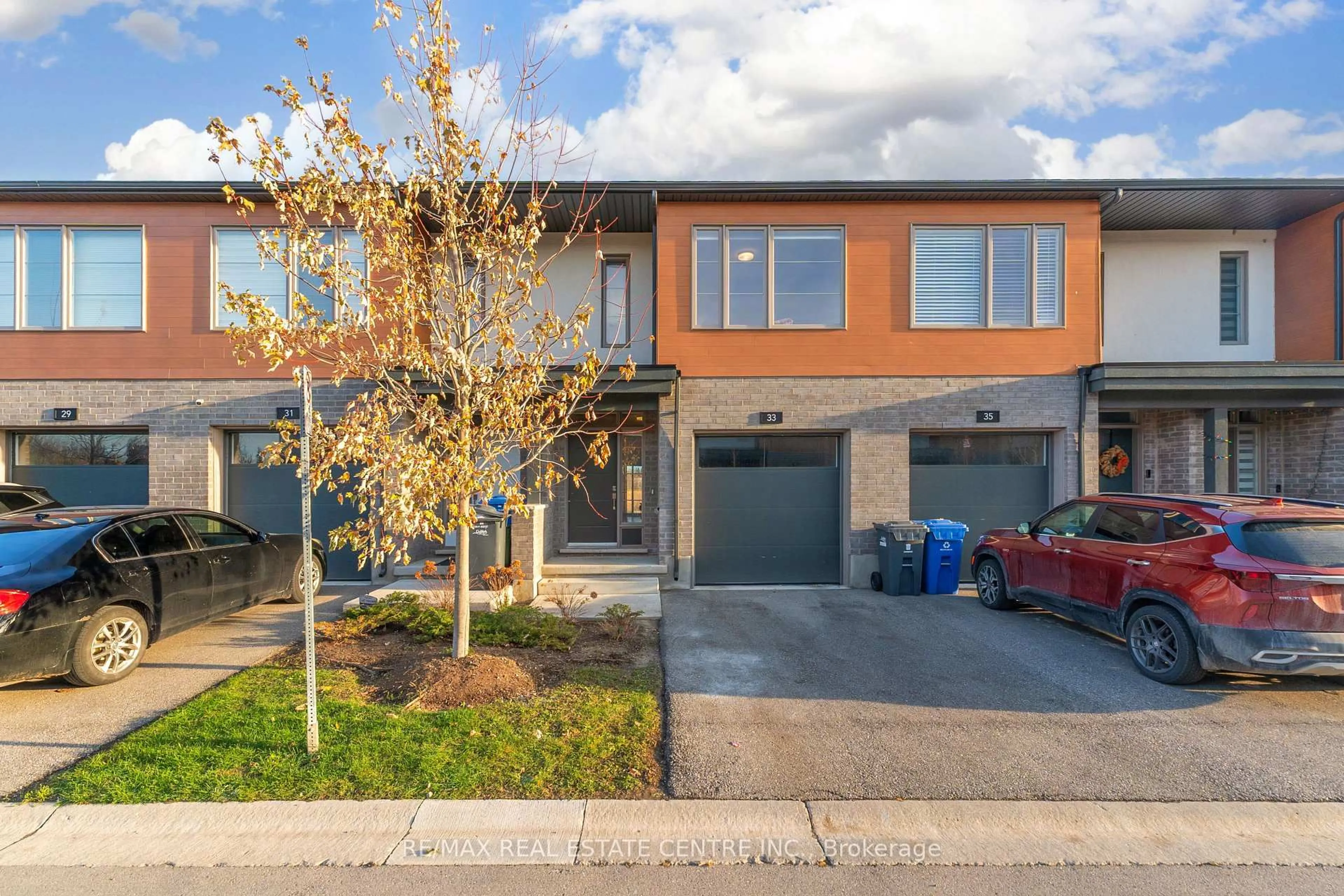 Unknown for 33 Steele Cres #55, Guelph Ontario N1E 0S7