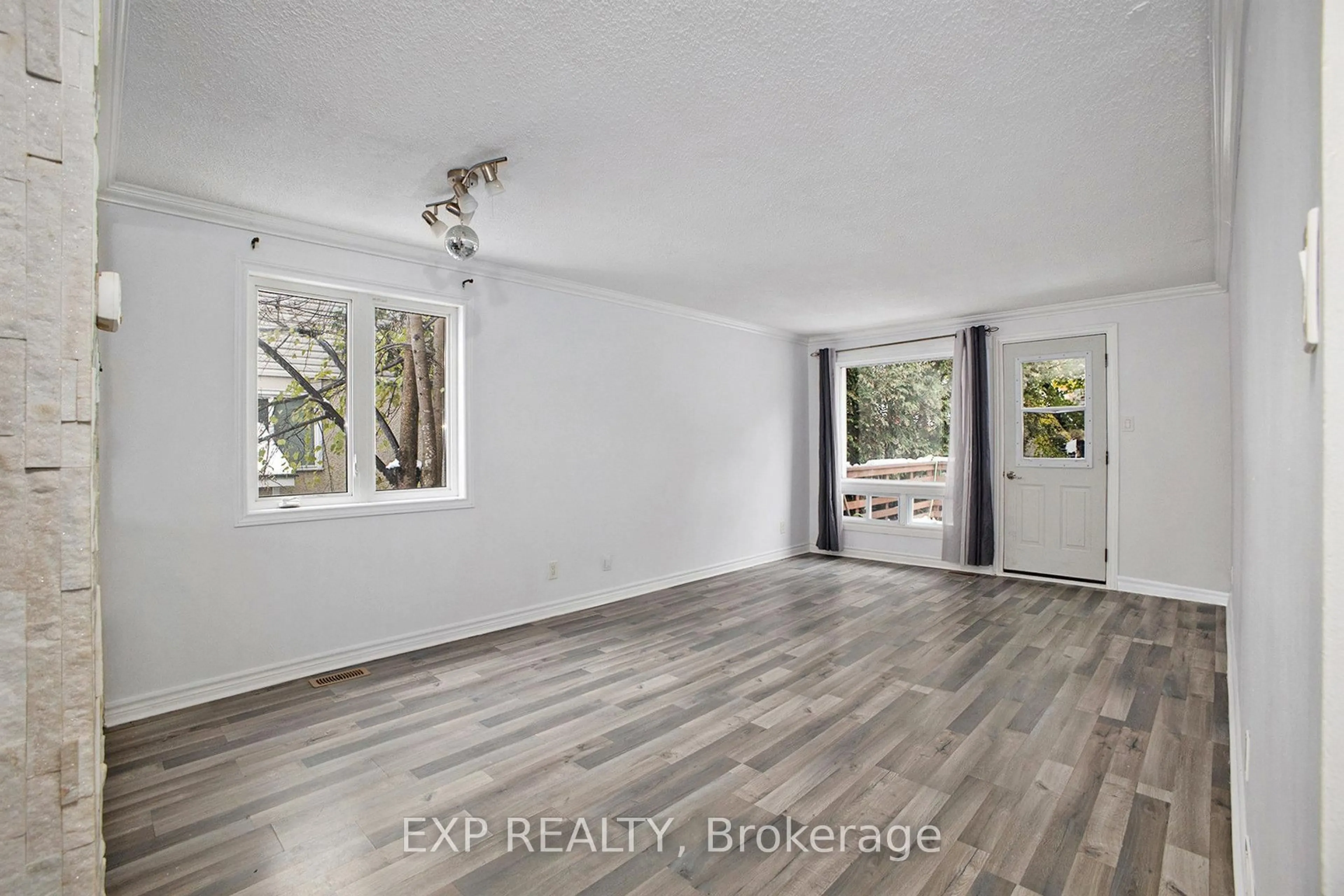 A pic of a room for 159 Castlefrank Rd, Kanata Ontario K2L 1T3