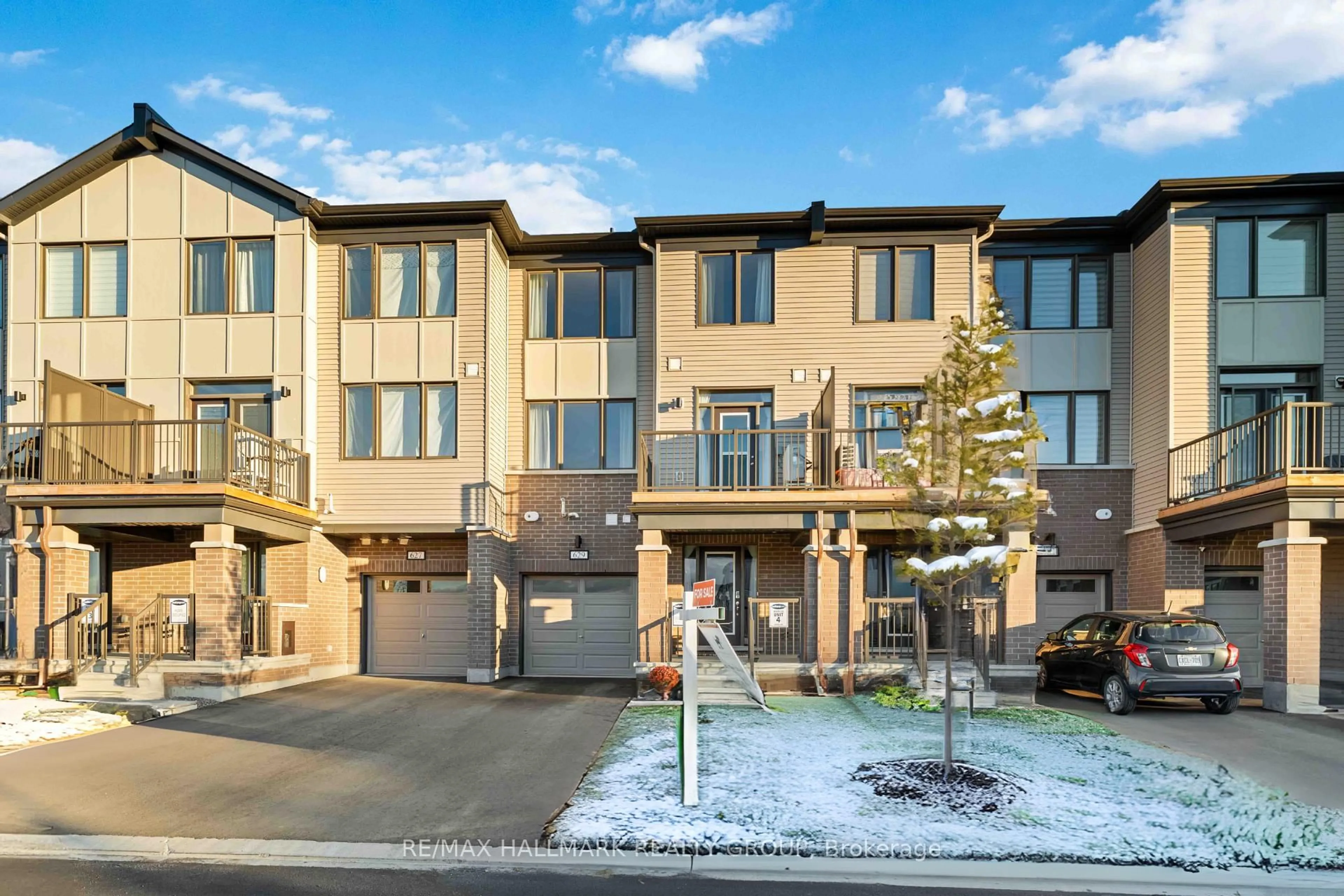 Patio, street for 629 Quilter Row, Richmond Ontario K0A 2Z0