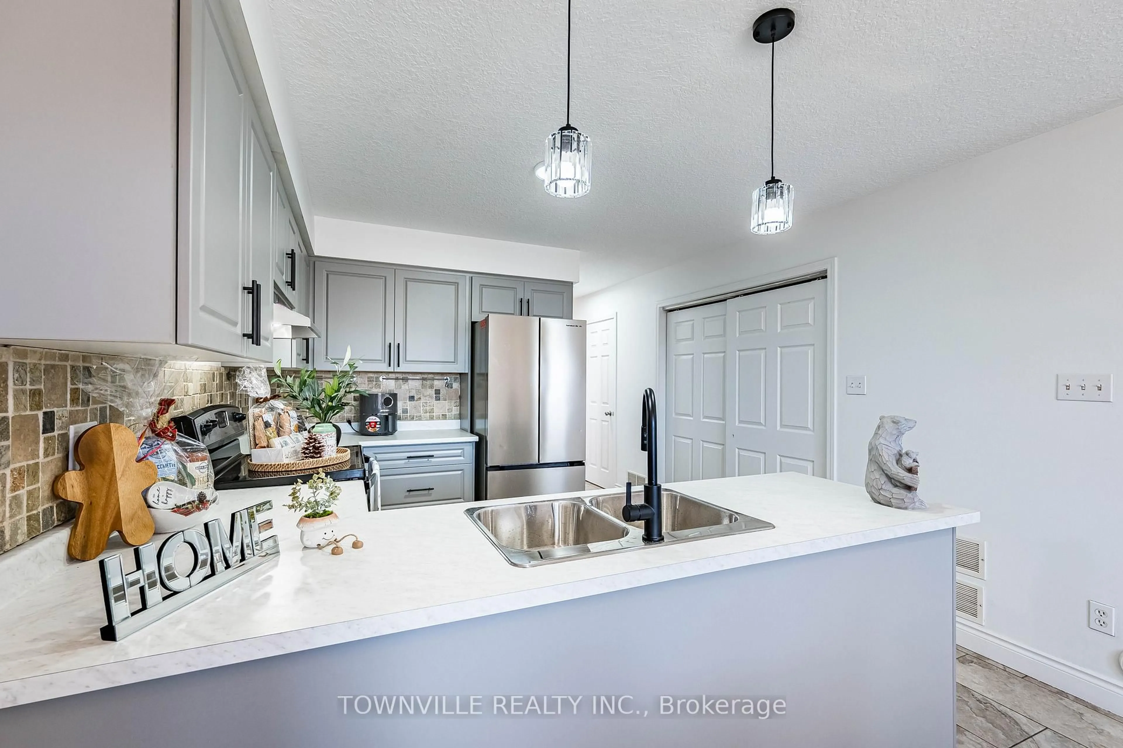 Open concept kitchen, unknown for 50 Howe Dr #5A, Kitchener Ontario N2E 0A3