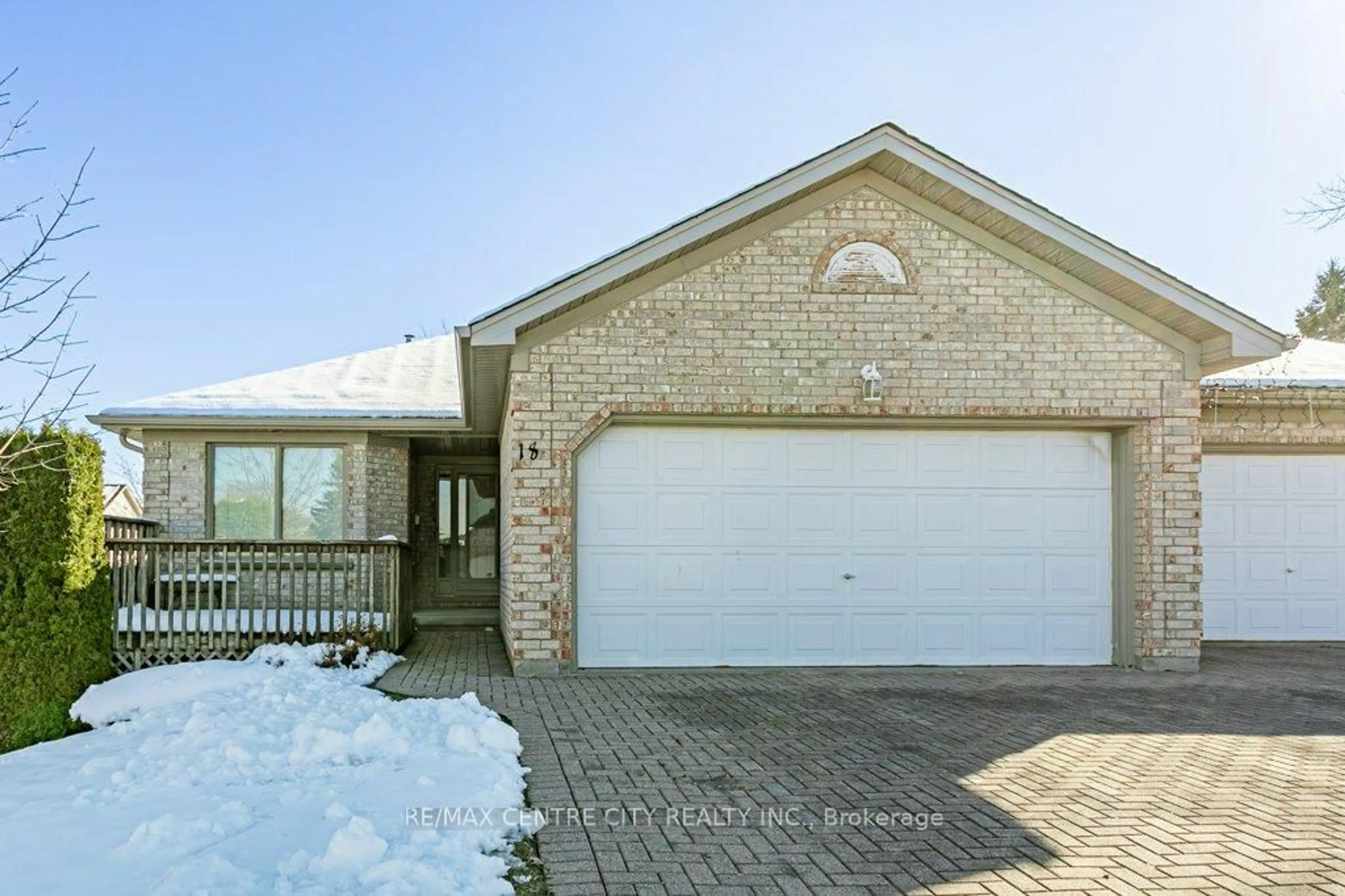 Home with brick exterior material, street for 825 Shelborne St #18, London South Ontario N5Z 5B7