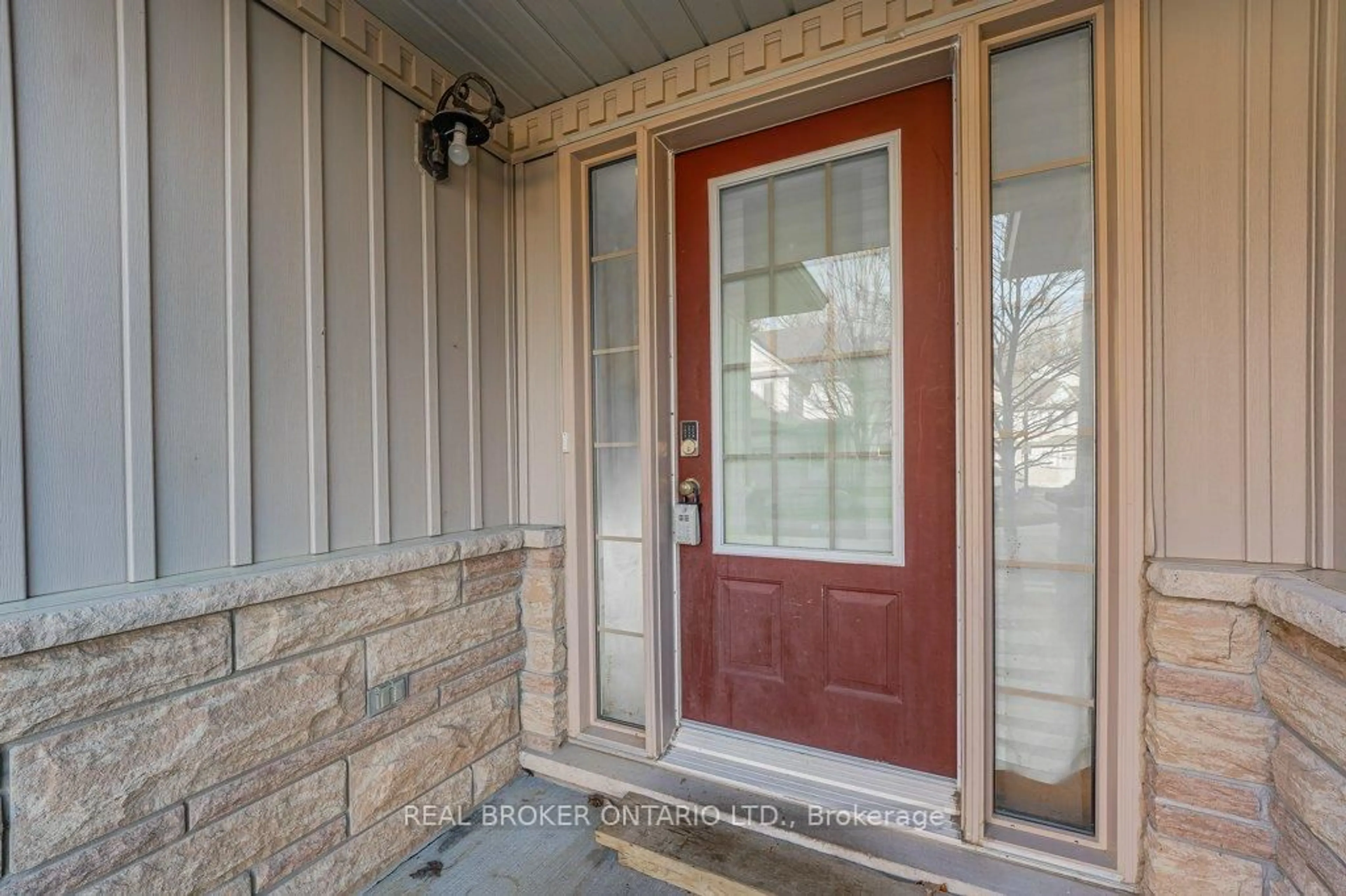 Indoor entryway for 110 Activa Ave #B11, Kitchener Ontario N2E 4K4