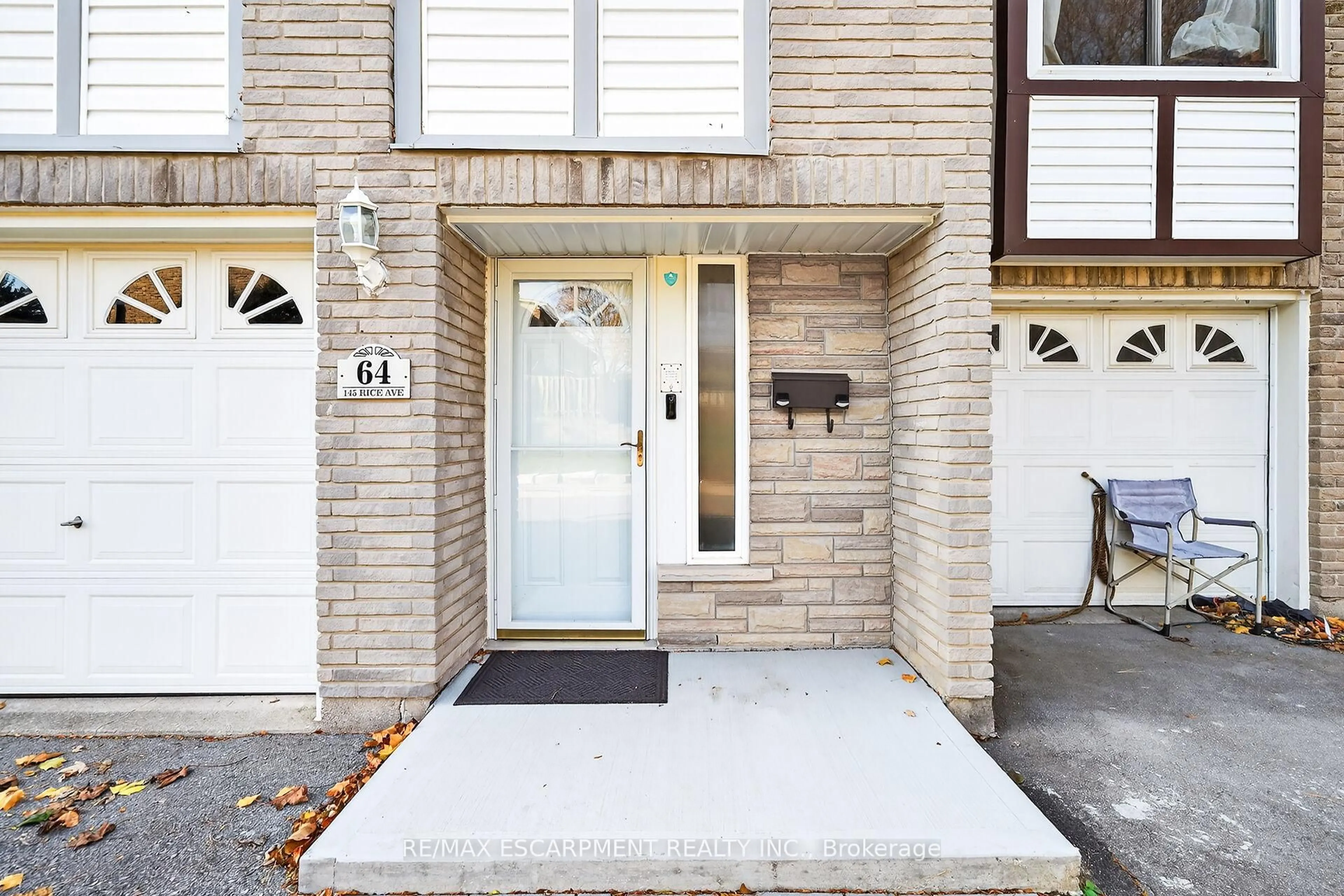 Indoor entryway for 145 RICE Ave #64, Hamilton Ontario L9C 6R3