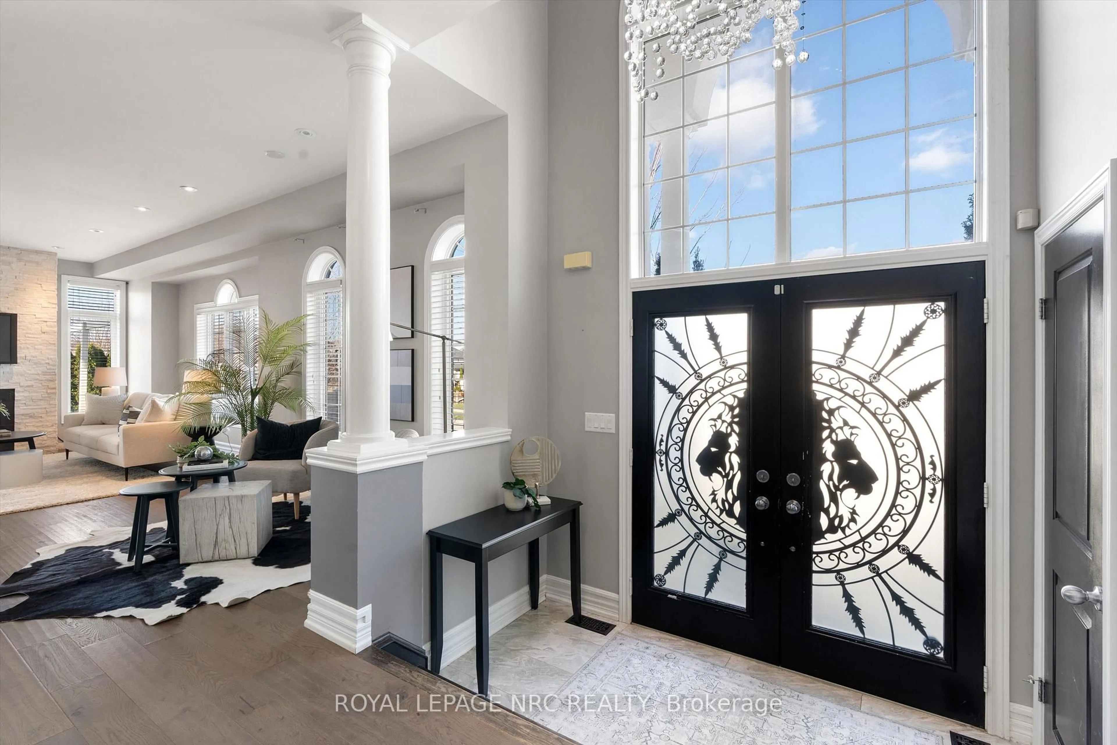 Indoor entryway for 78 Irwin Ave, Hamilton Ontario L9K 0E9