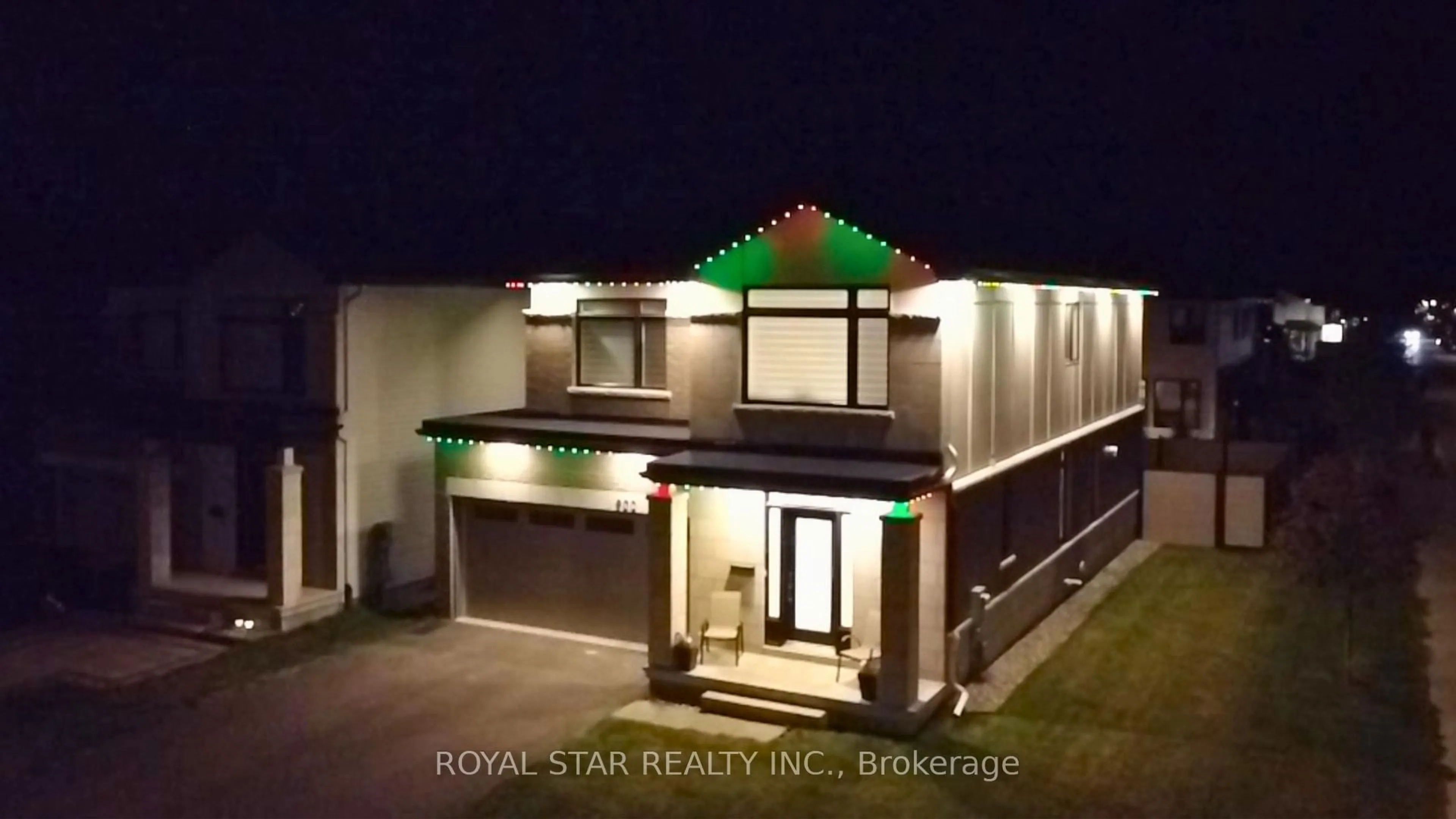 A pic from outside/outdoor area/front of a property/back of a property/a pic from drone, street for 900 Embankment St, Ottawa Ontario K2S 2P4