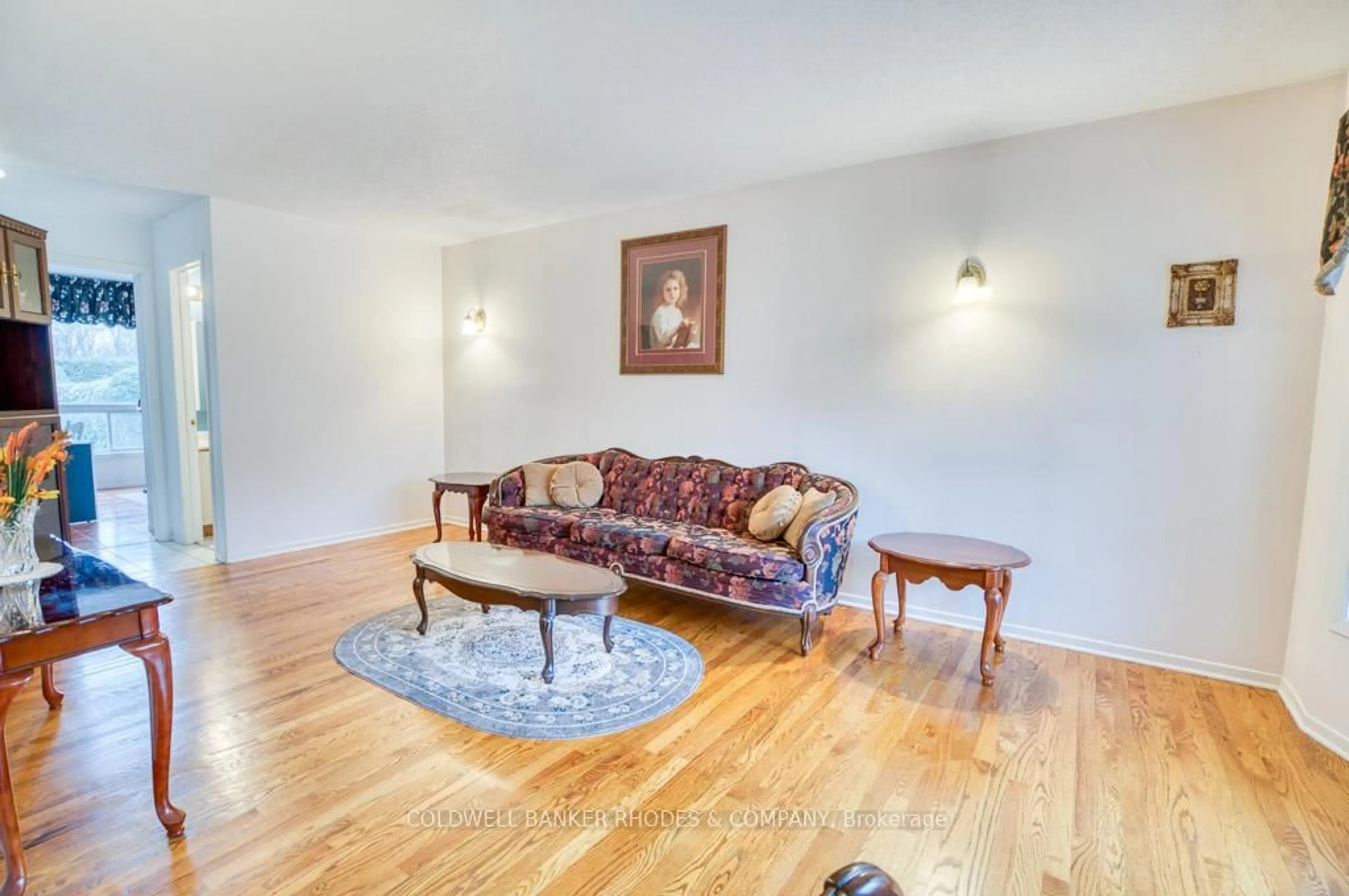 Living room with furniture, unknown for 75 Dossetter Way, Ottawa Ontario K1G 4S7