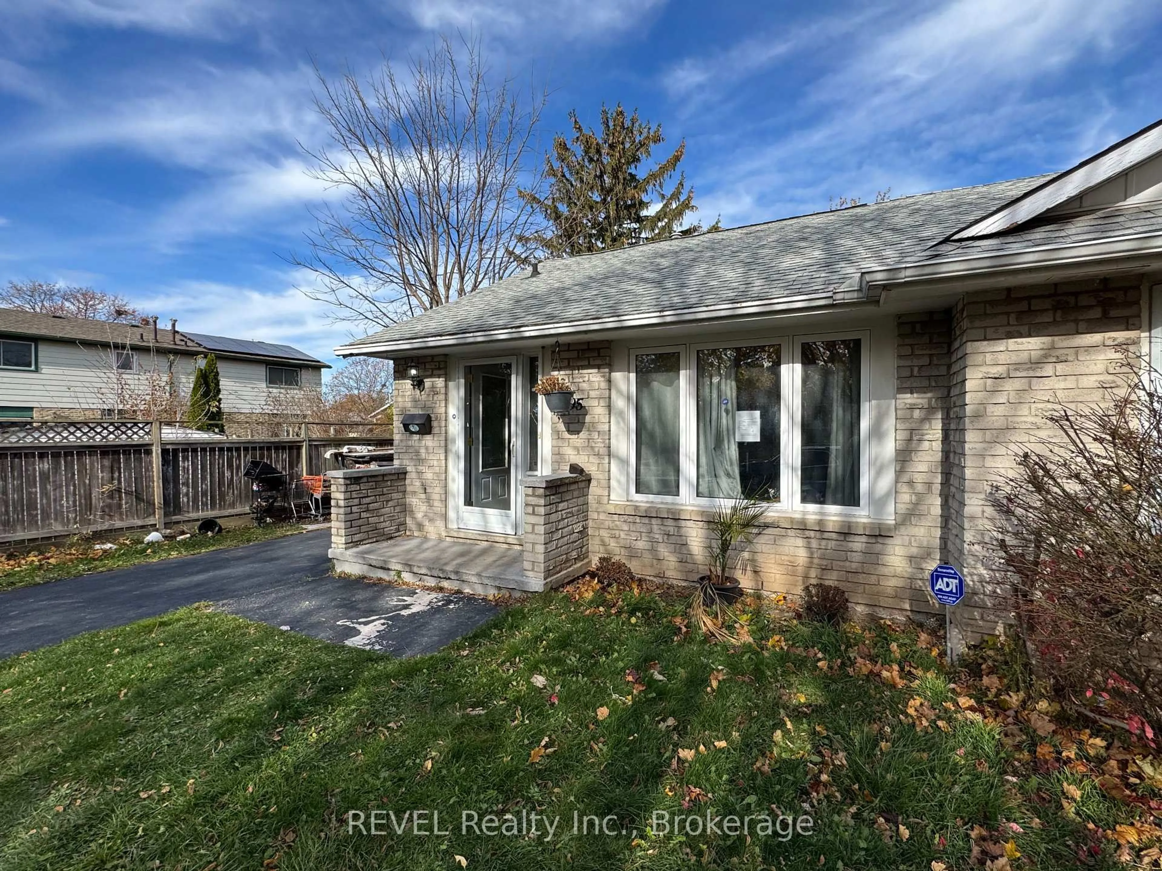 Unknown for 95 HILL PARK Lane, St. Catharines Ontario L2N 7C8