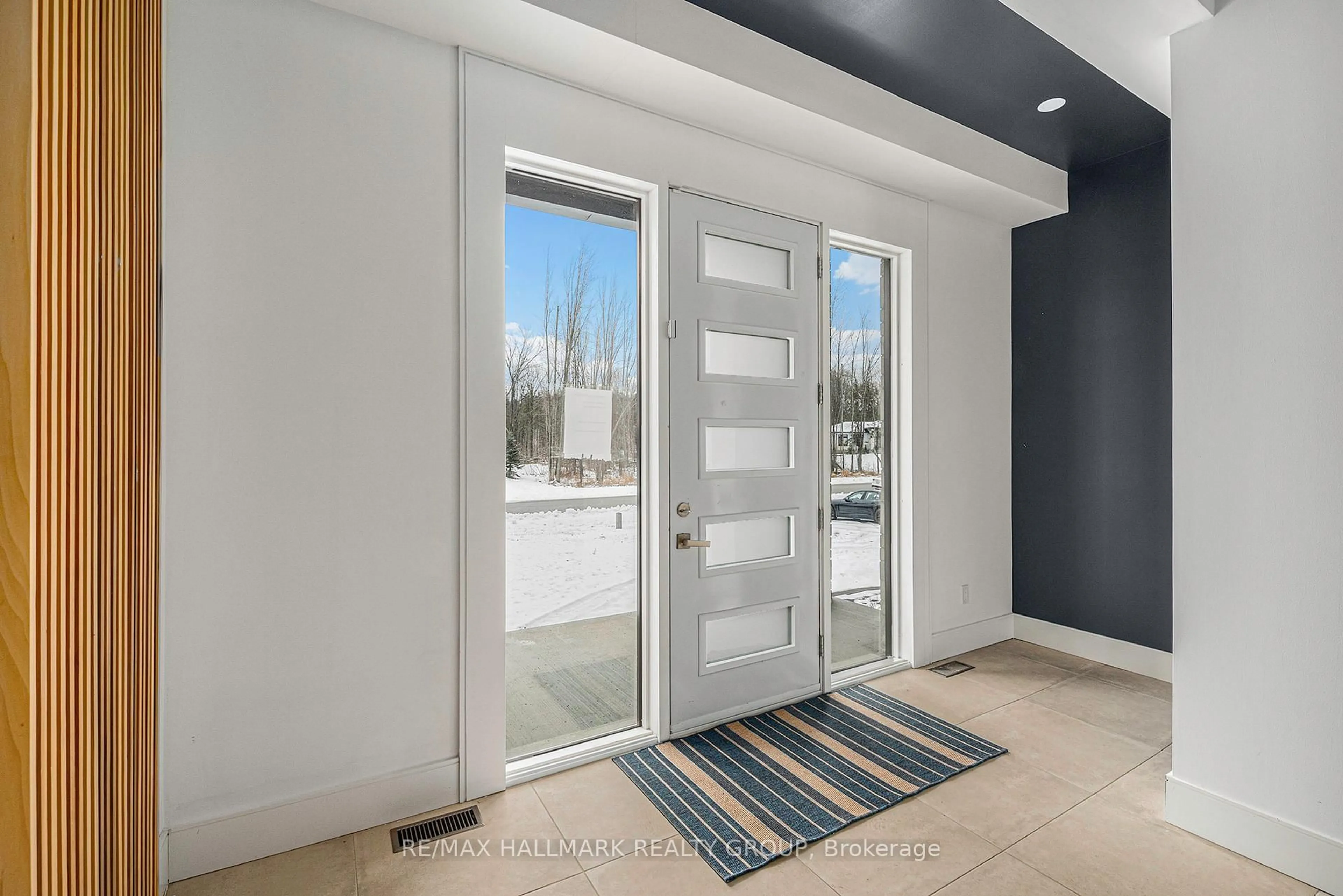 Indoor entryway for 132 ROBERT TAITE Dr, Ottawa Ontario K4C 1A9