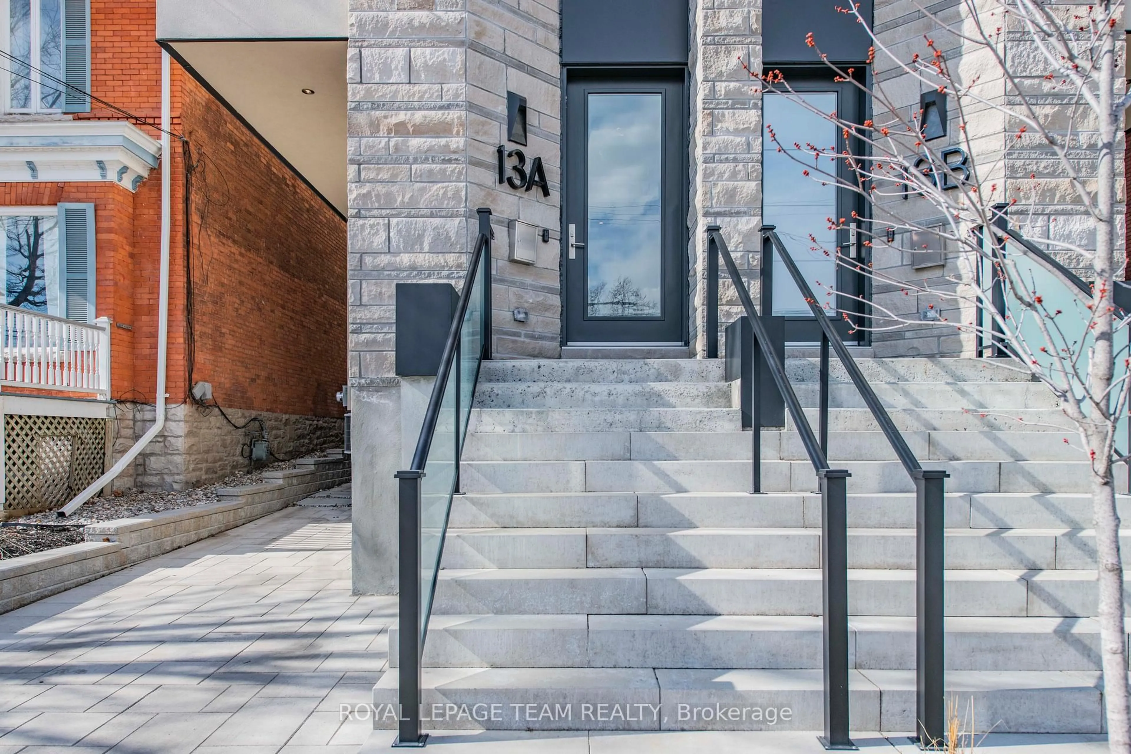 Unknown for 13 FIFTH Ave #B, Ottawa Ontario K1S 2M2