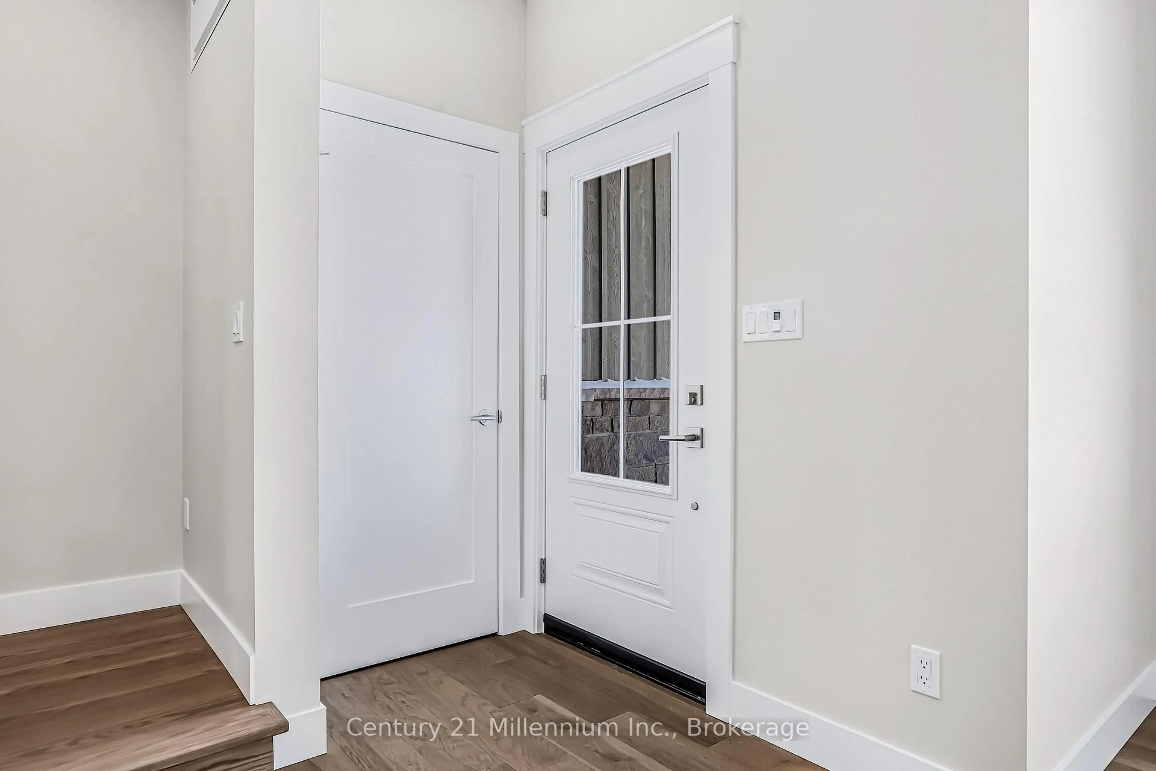 Indoor entryway for 3 Grenville St, Saugeen Shores Ontario N0H 2L0