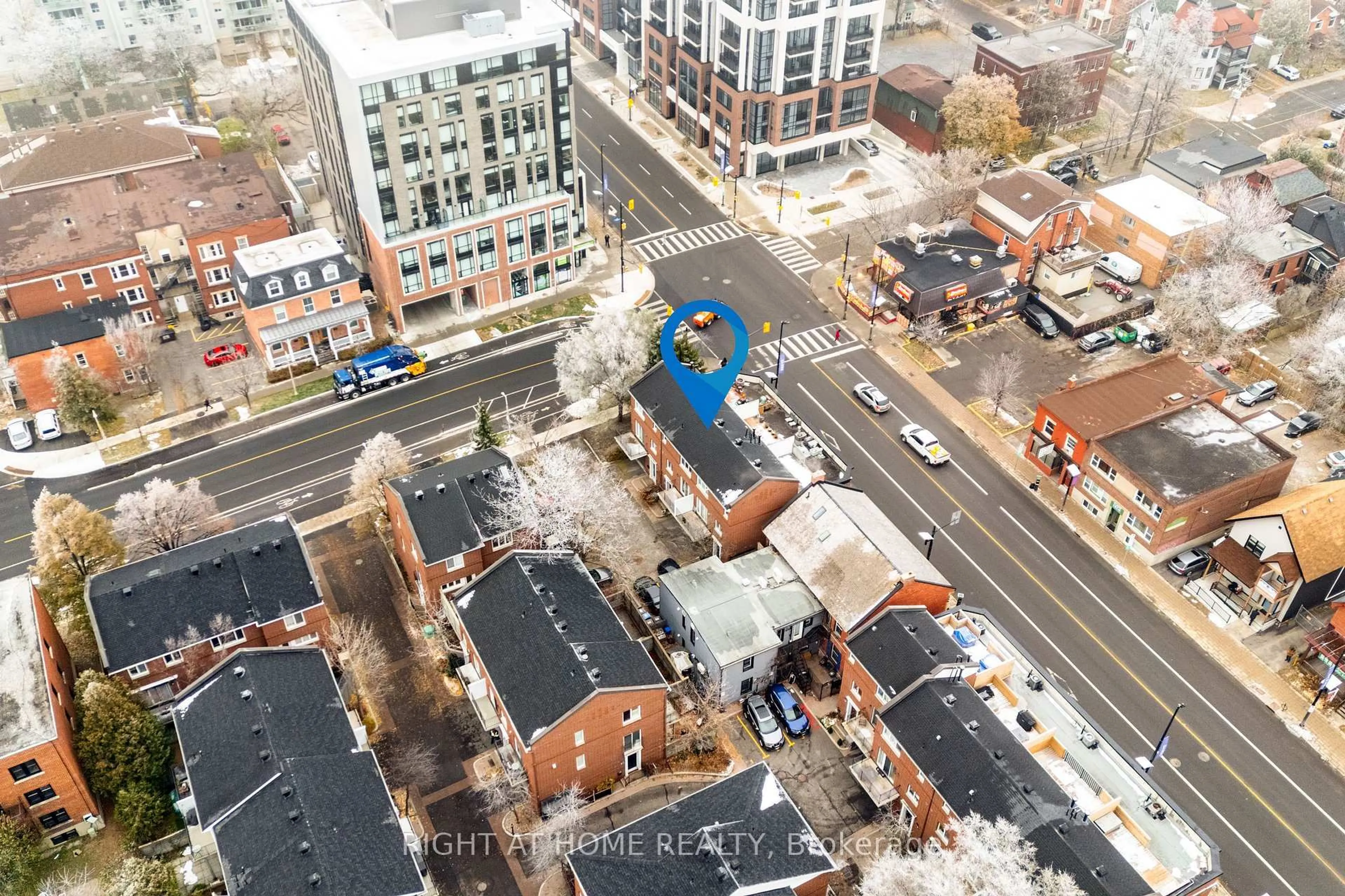 A pic from outside/outdoor area/front of a property/back of a property/a pic from drone, city buildings view from balcony for 4 Thorburn Private, Ottawa Ontario K1N 1G4