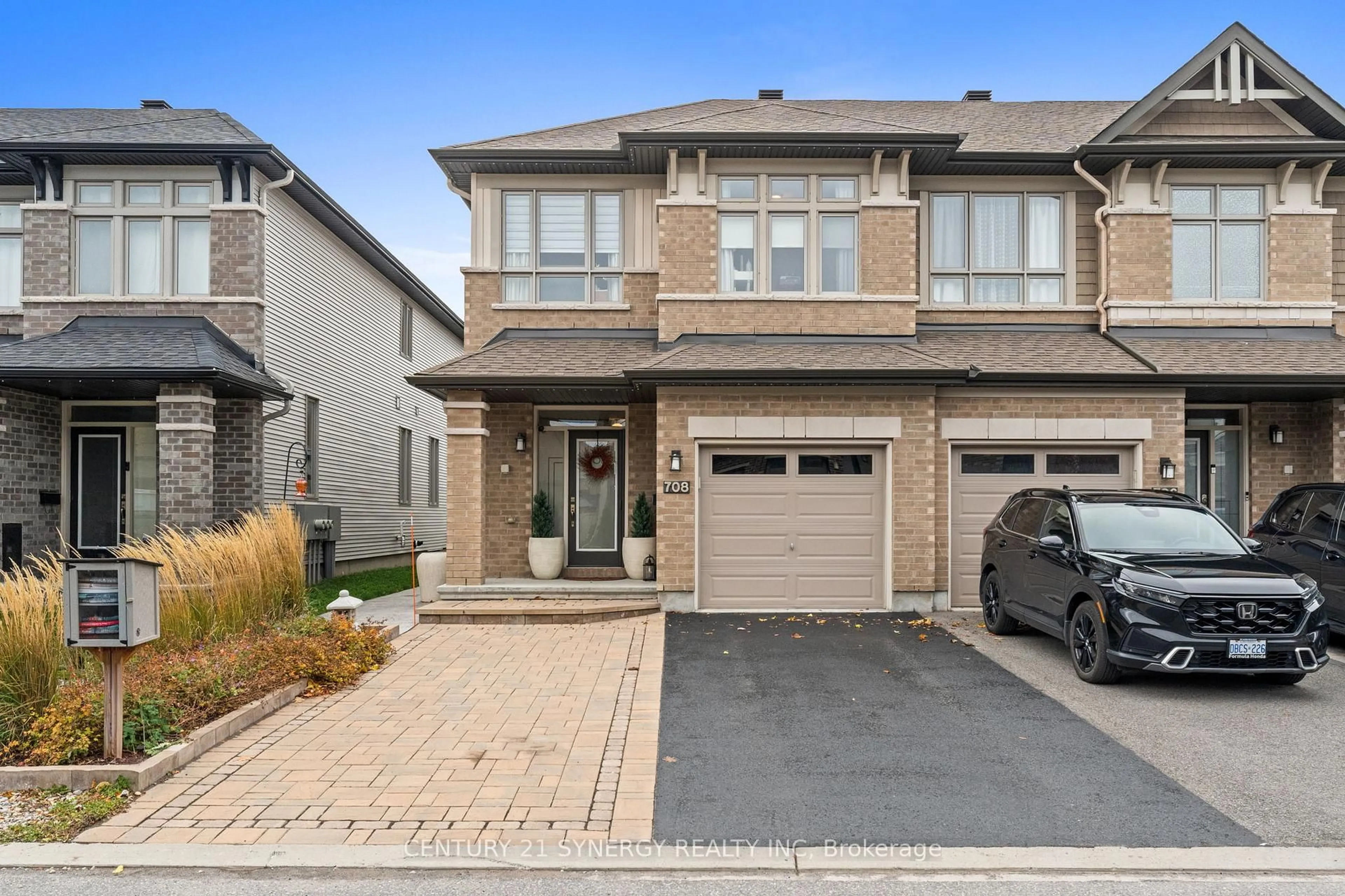 Unknown for 708 Guardian Grve, Ottawa Ontario K1X 0B3