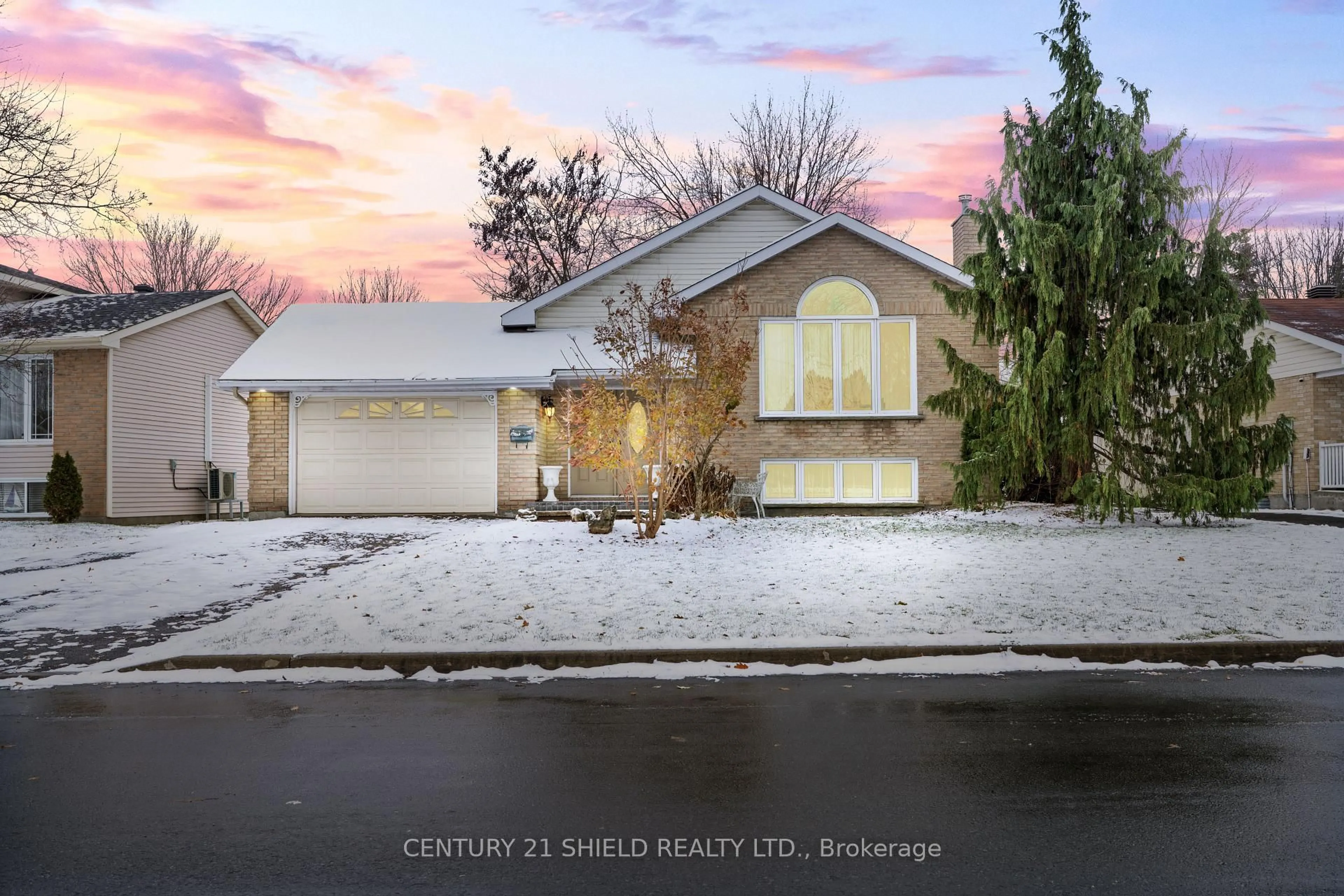 Unknown for 34 Wellington St, Cornwall Ontario K6H 6E5