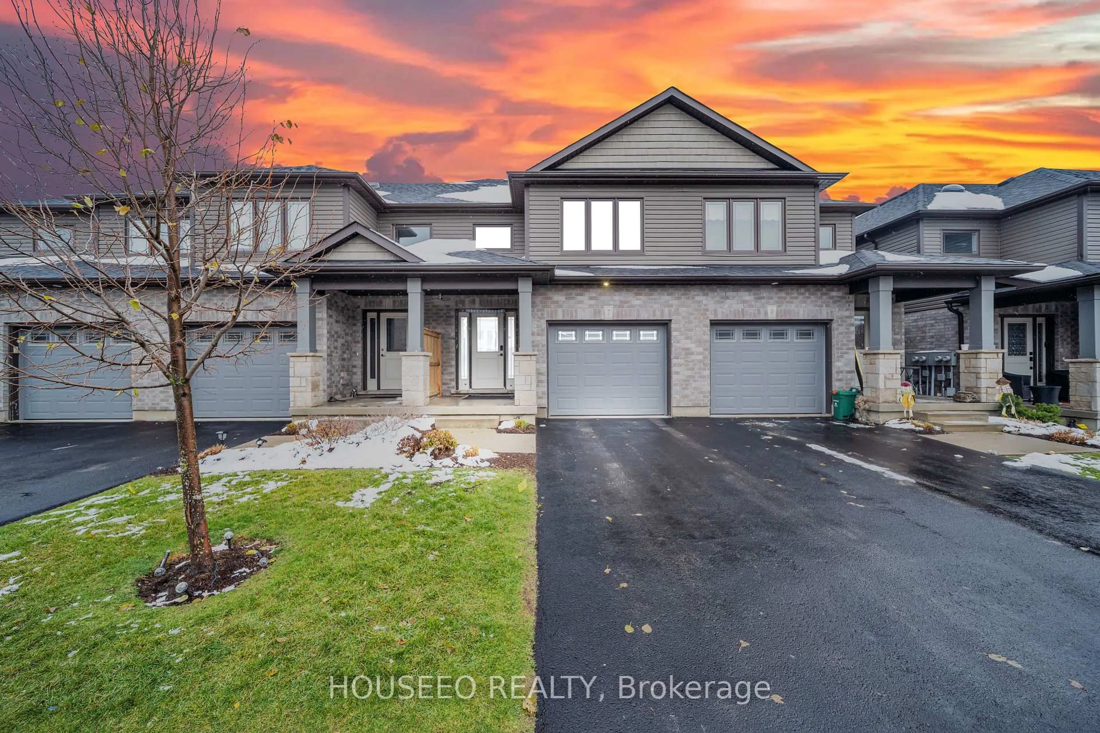 A pic from outside/outdoor area/front of a property/back of a property/a pic from drone, street for 7 Taylor Dr #34, East Luther Grand Valley Ontario L9W 7P1