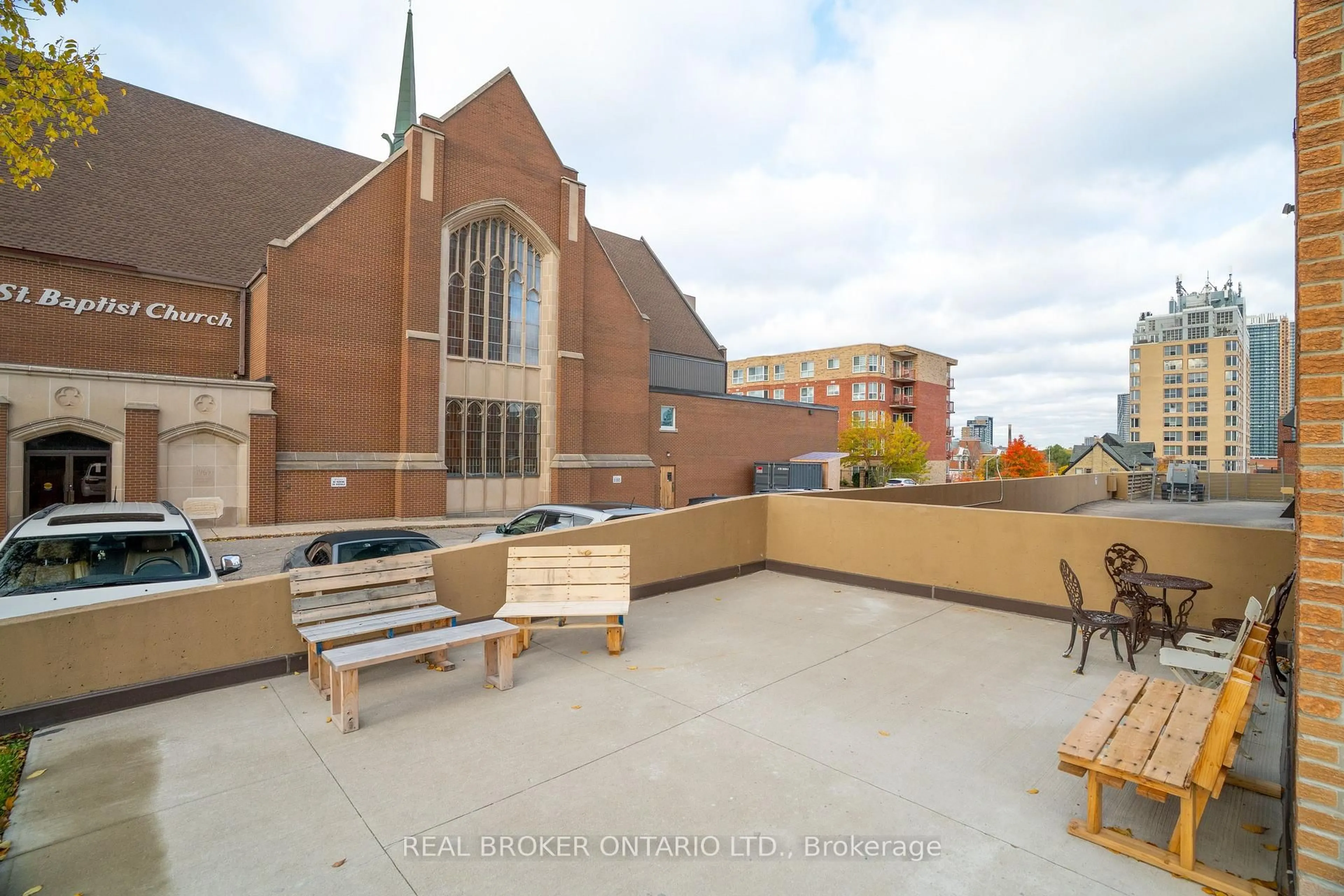 Patio, building for 64 Benton St #602, Kitchener Ontario N2G 4L9