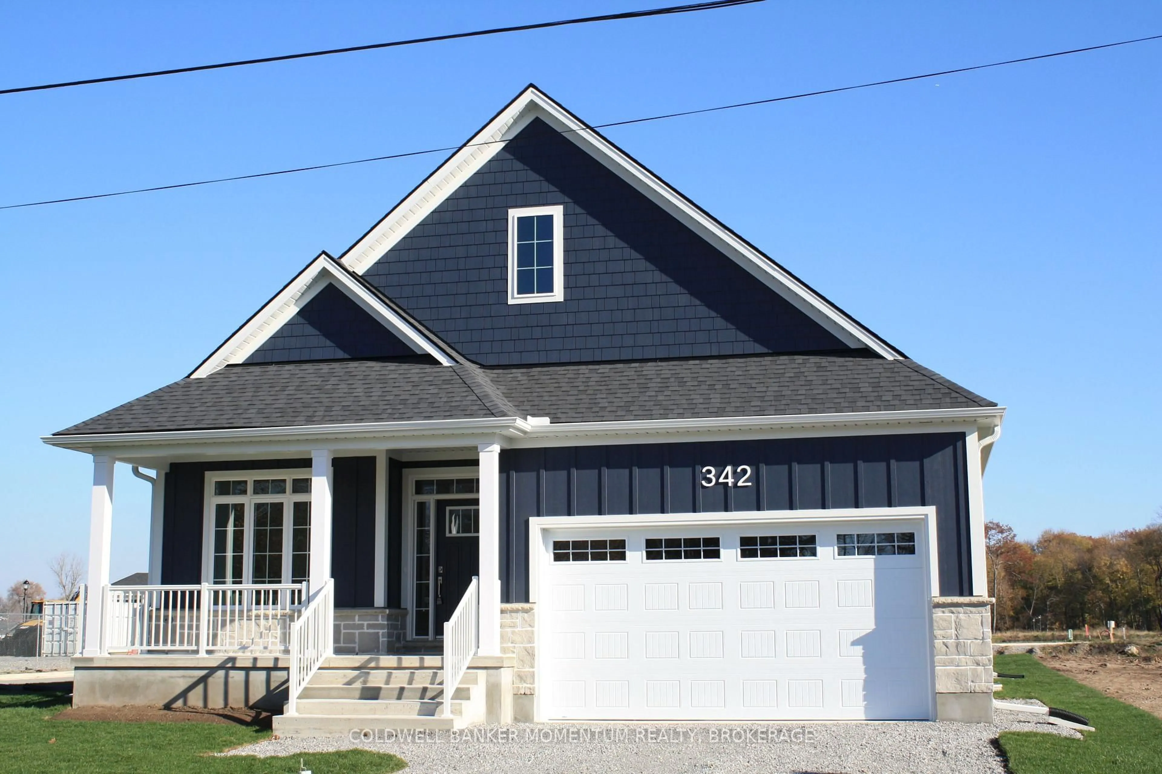 Home with vinyl exterior material, street for 342 BASSETT Ave, Fort Erie Ontario L2A 5L8