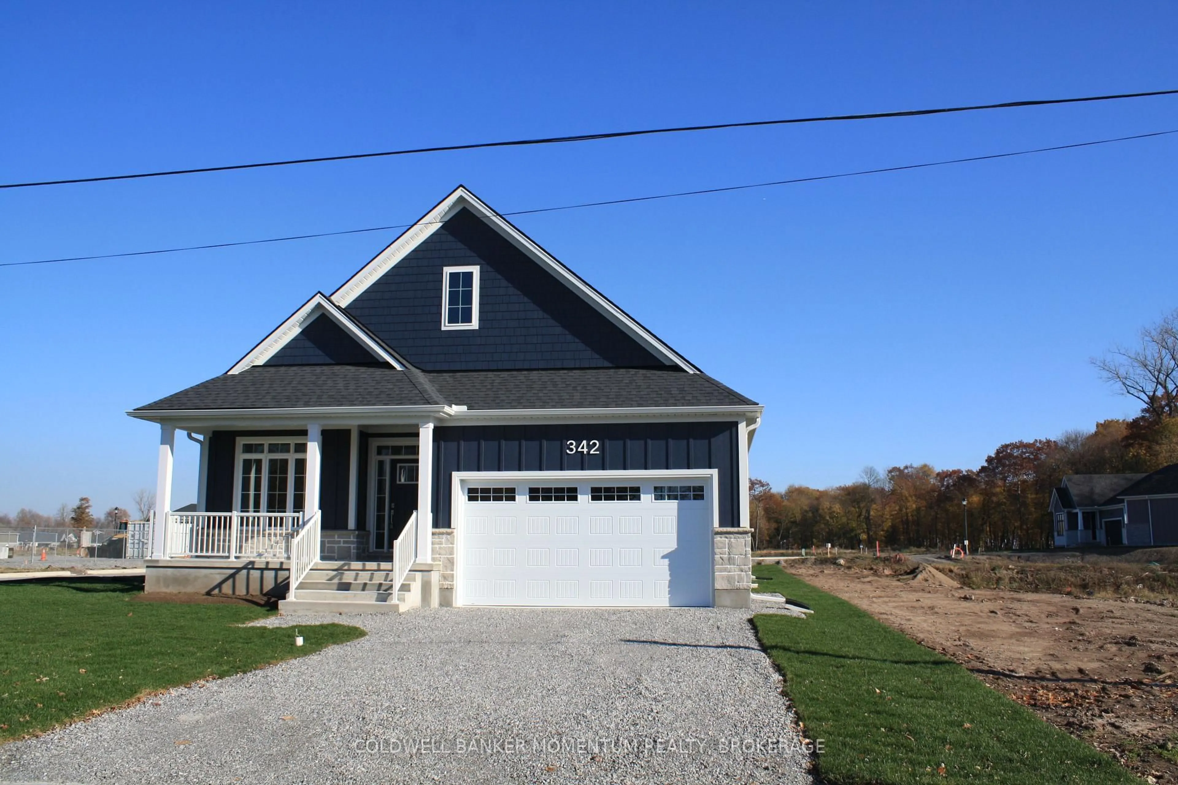 Home with vinyl exterior material, street for 342 BASSETT Ave, Fort Erie Ontario L2A 5L8