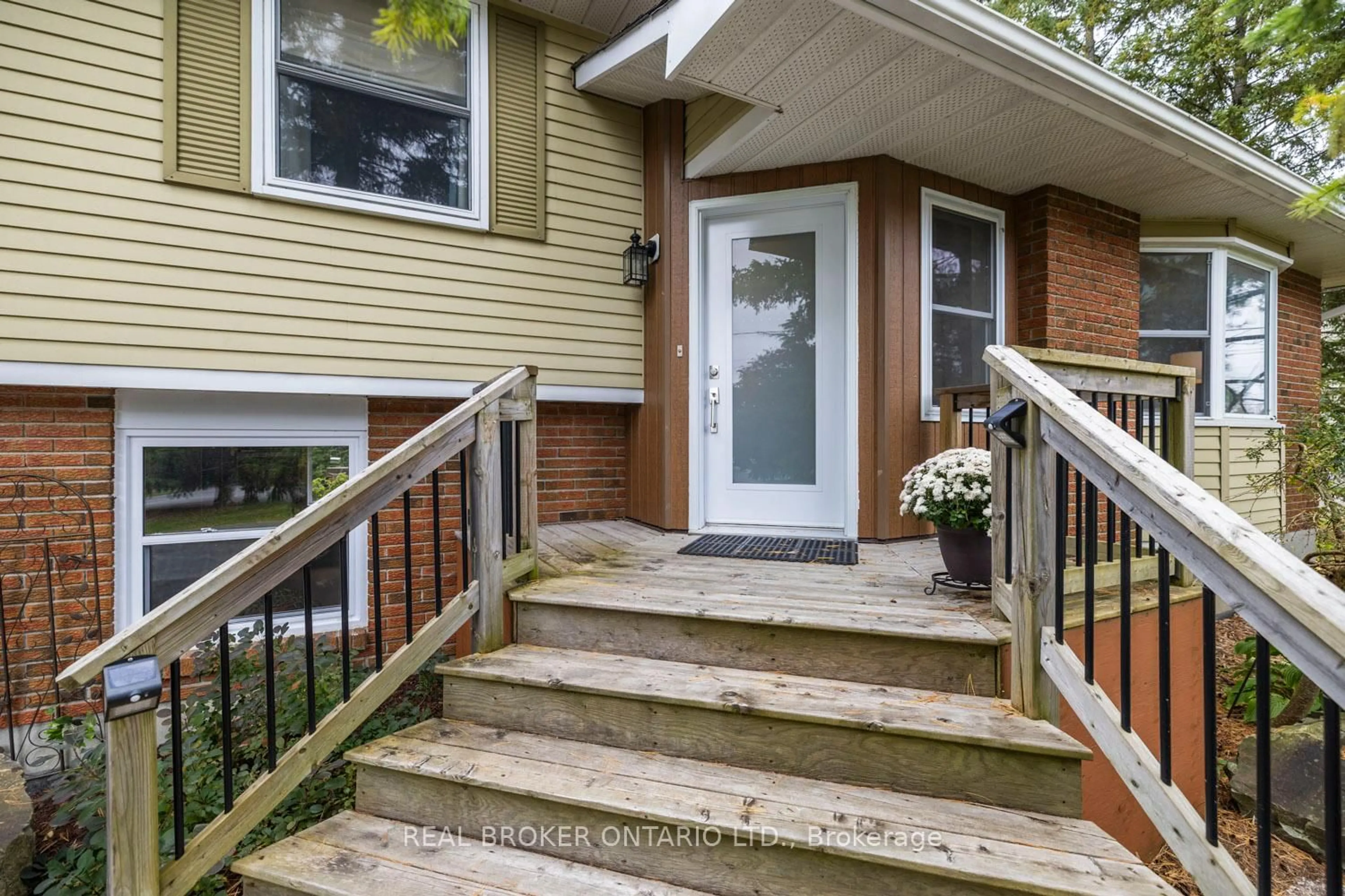 Unknown for 392 Country St, Almonte Ontario K0A 1A0