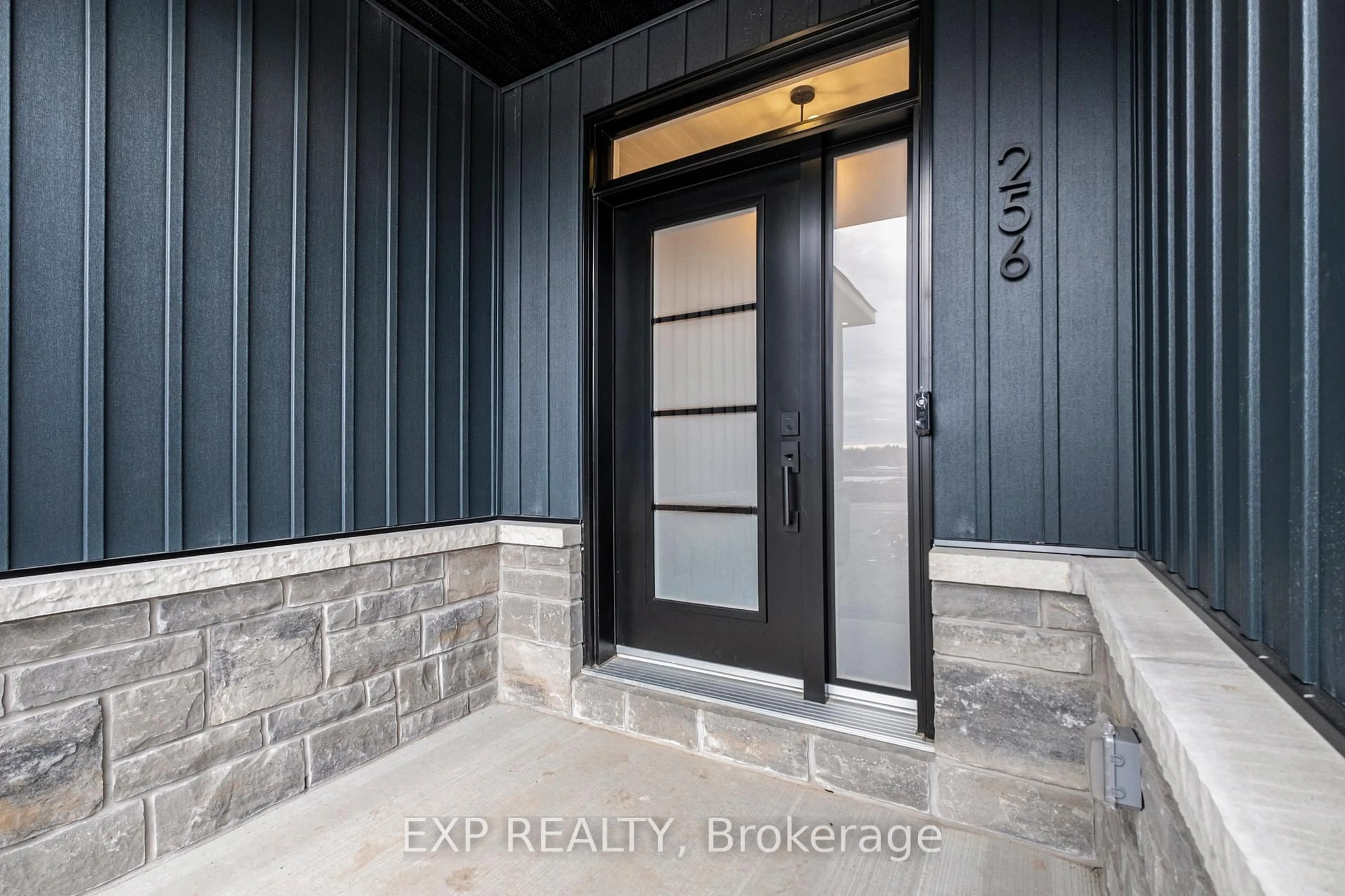Indoor entryway for 162 DANIKA St, Clarence-Rockland Ontario K0A 2A0