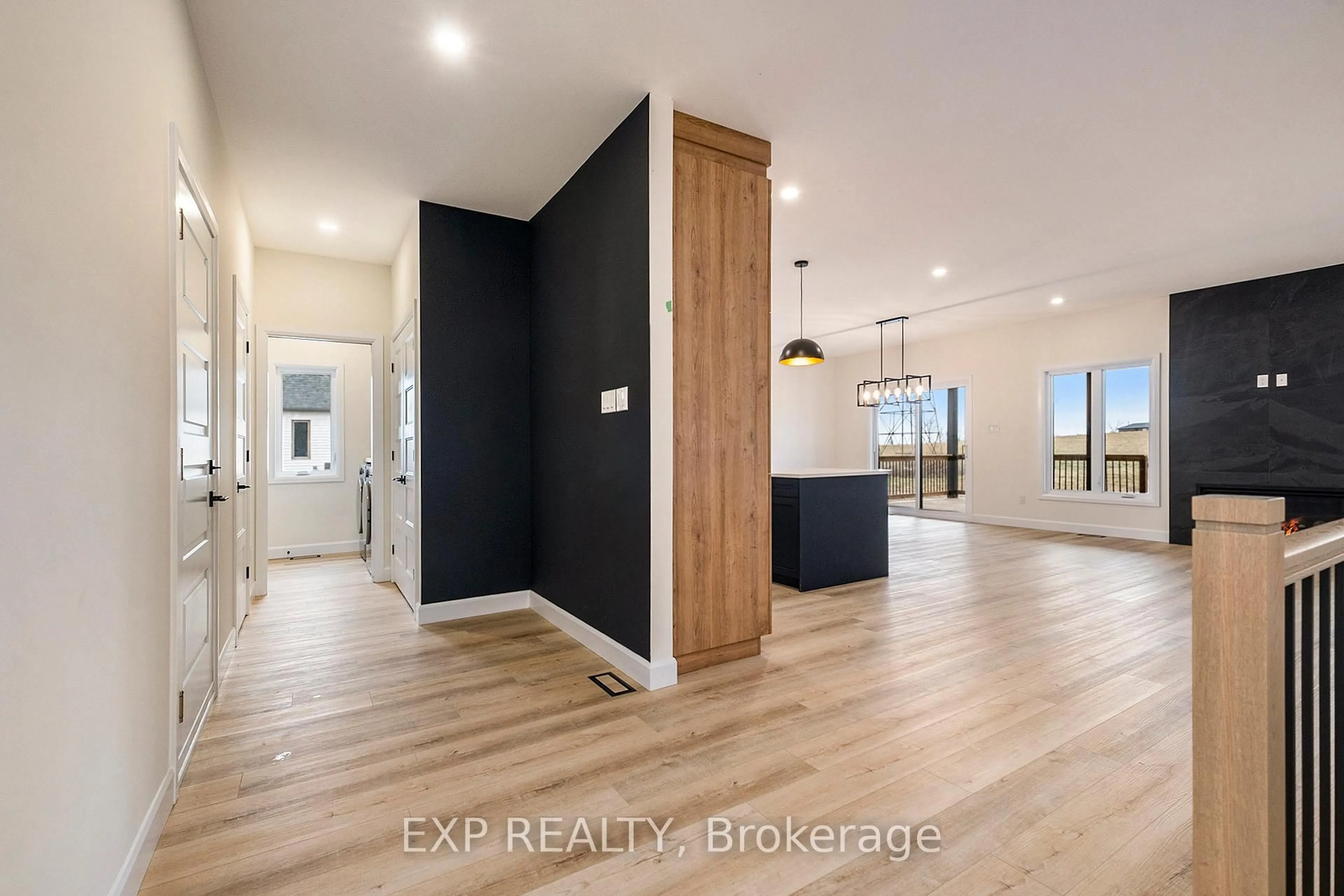 Indoor entryway for 162 DANIKA St, Clarence-Rockland Ontario K0A 2A0