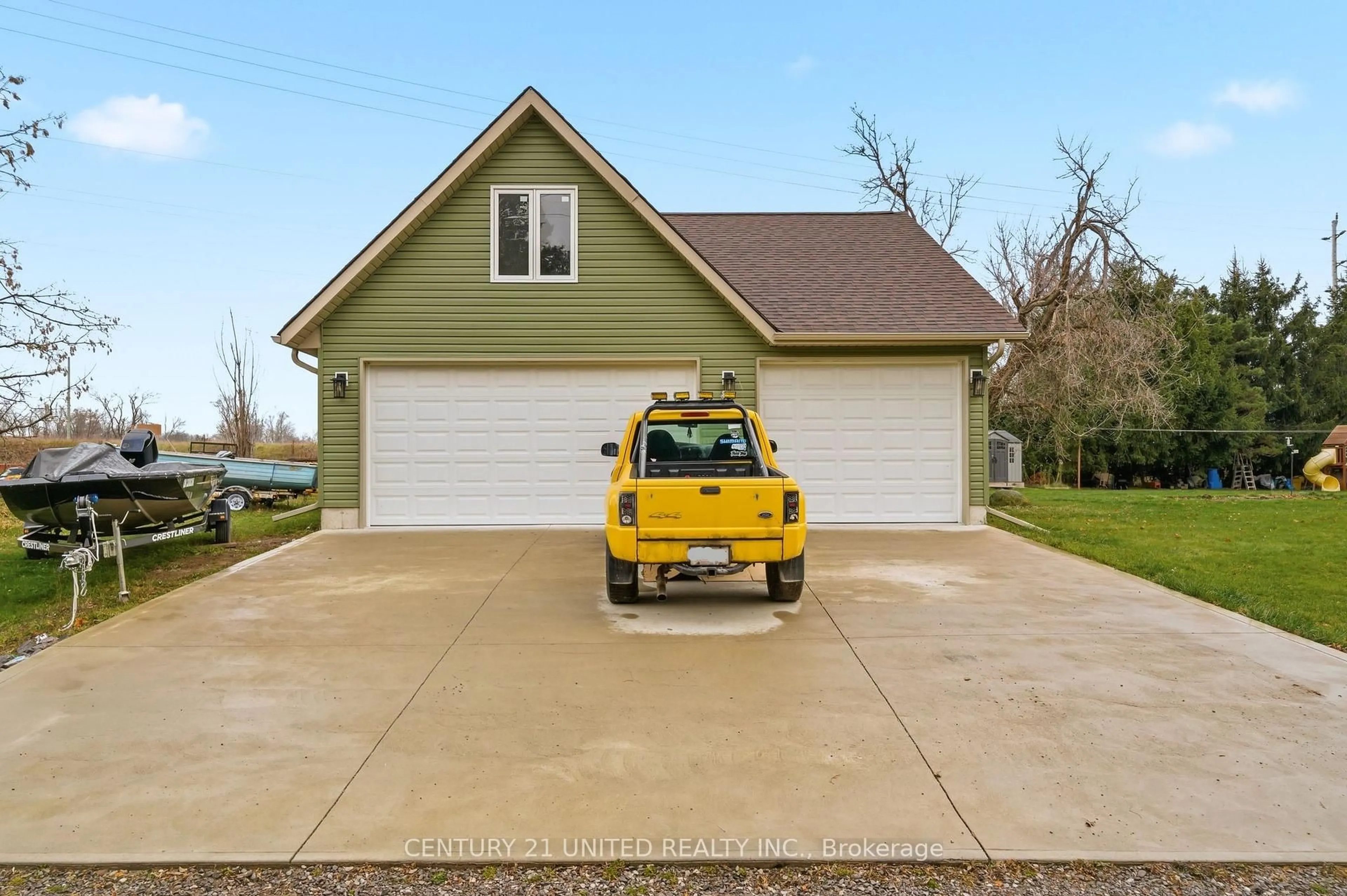 Indoor garage for 2425 Preston Rd, Cavan Monaghan Ontario L0A 1C0