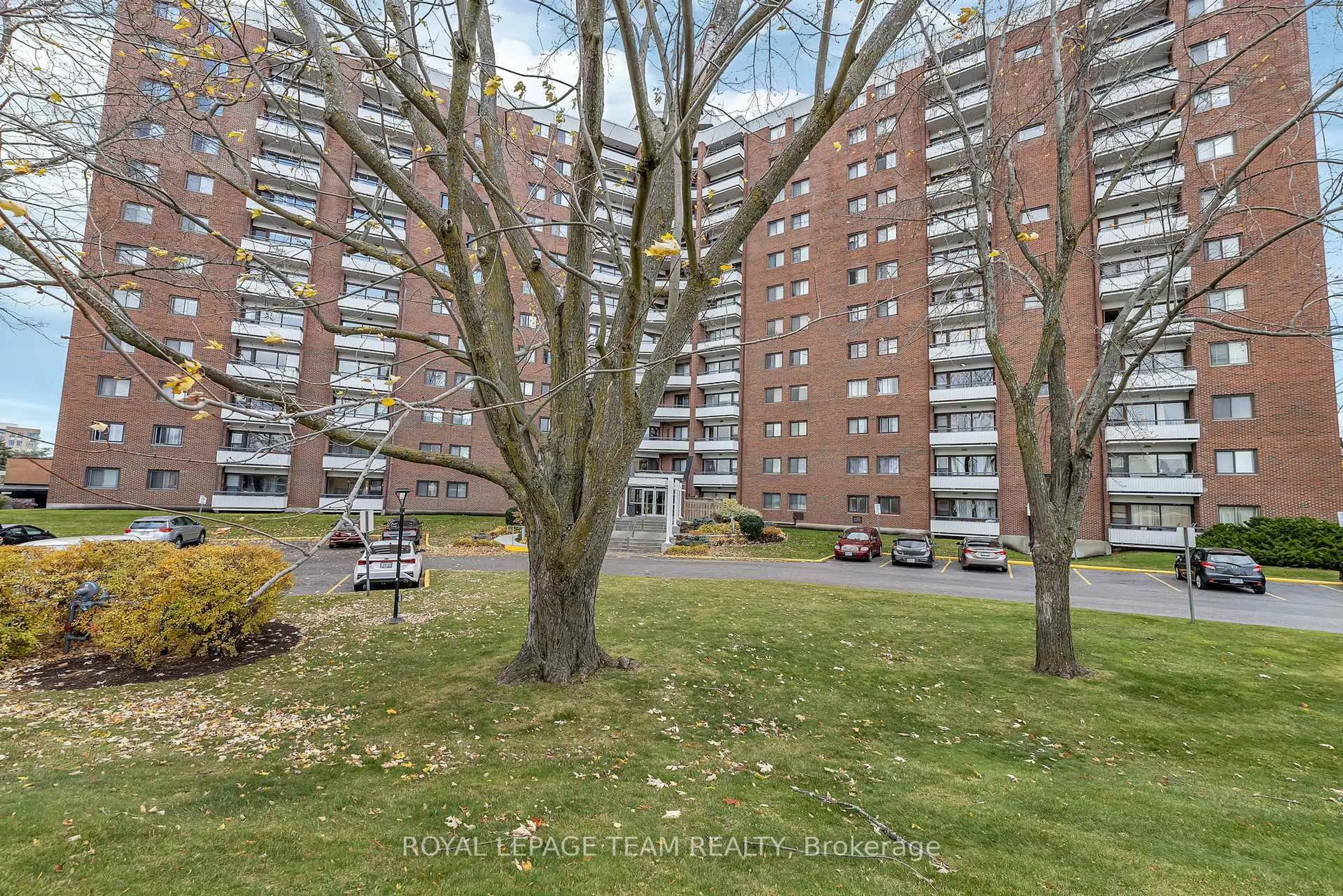 Patio, street for 20 Chesterton Dr #1210, Ottawa Ontario K2E 6Z7