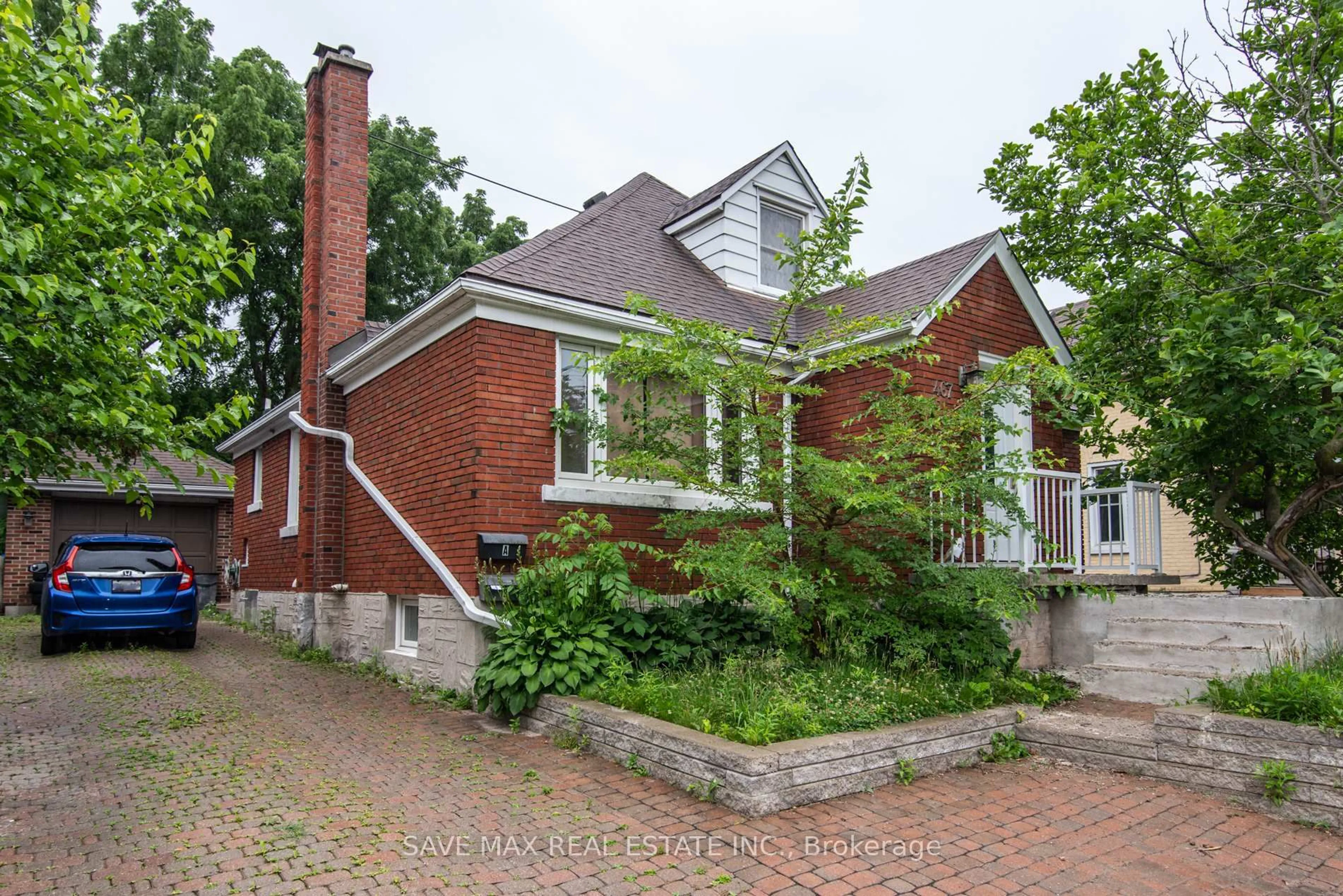 Home with brick exterior material, street for 467 Stirling Ave, Kitchener Ontario N2M 3J3