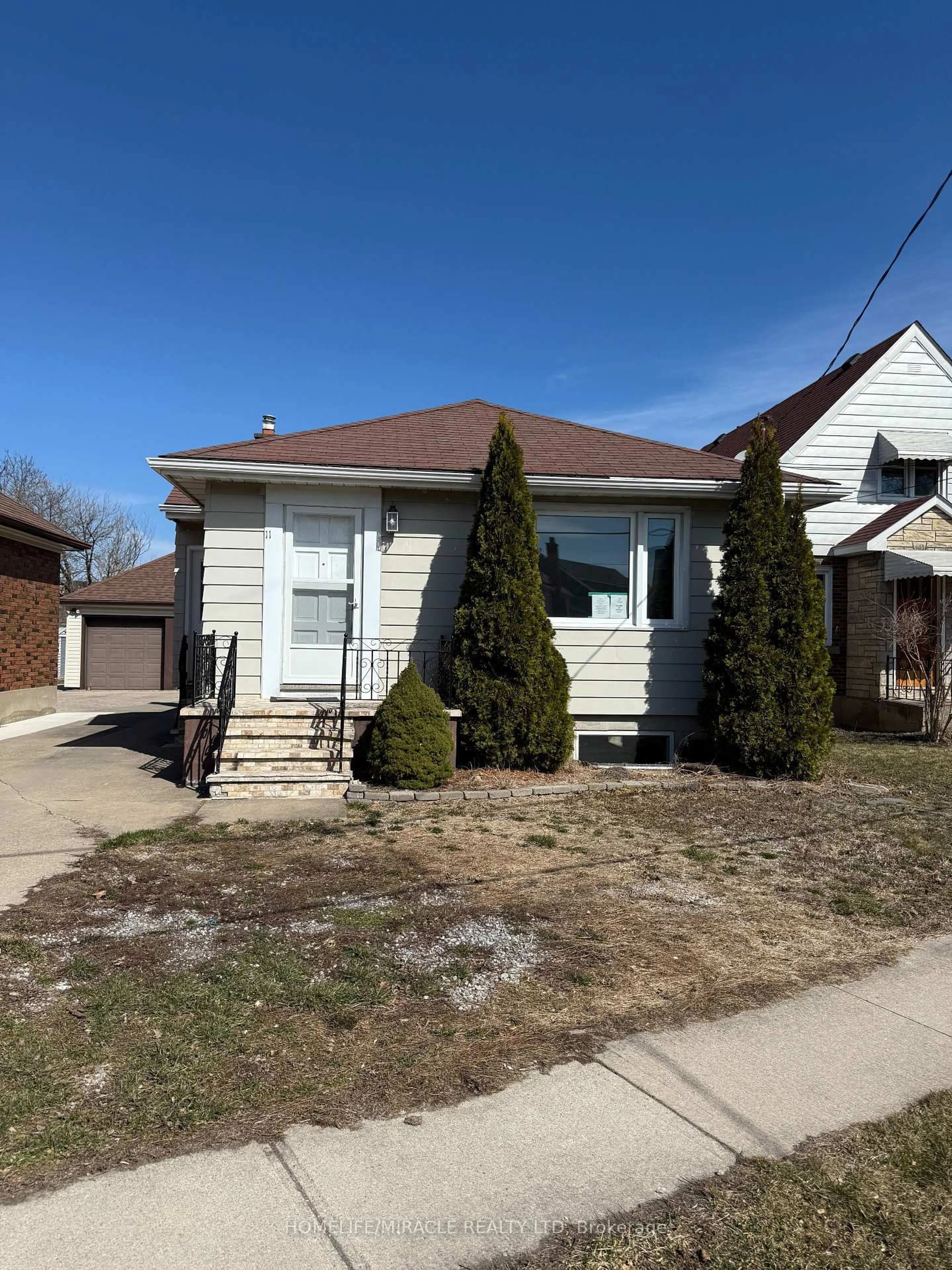Home with brick exterior material, street for 11 Garnet St, St. Catharines Ontario L2M 5E6
