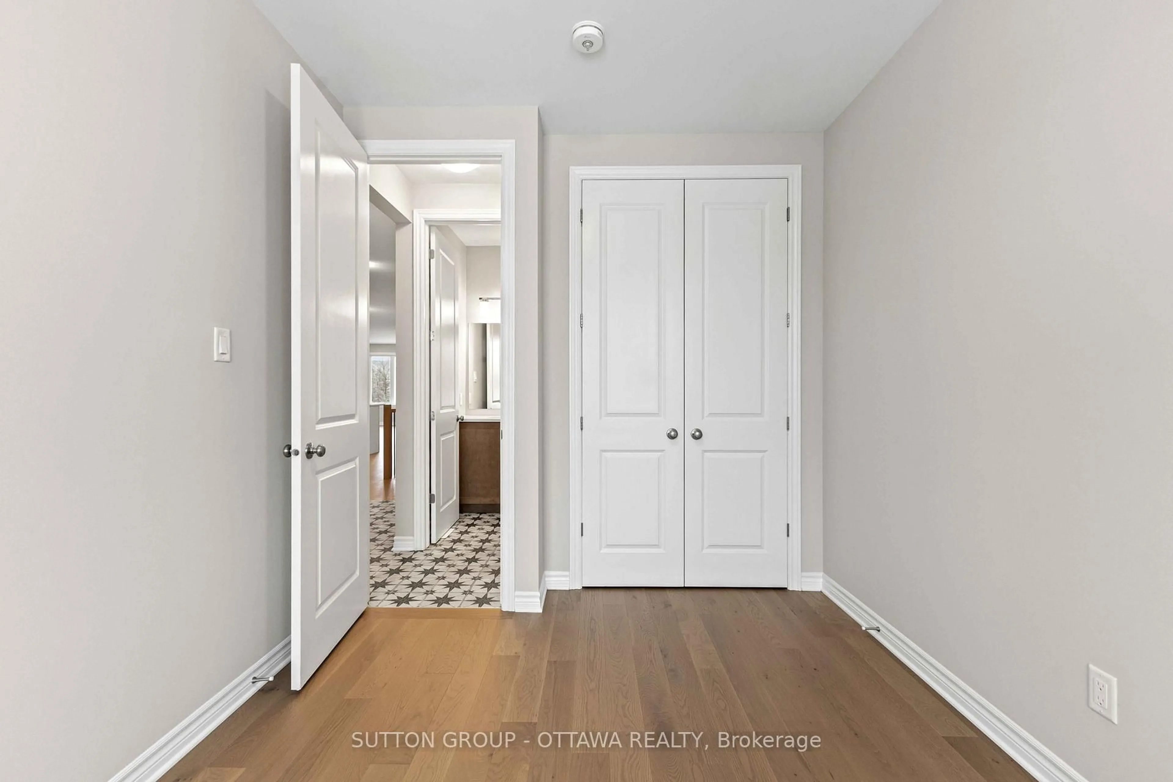 Indoor entryway for 1151 BRONZE Ave, Clarence-Rockland Ontario K4K 0M9