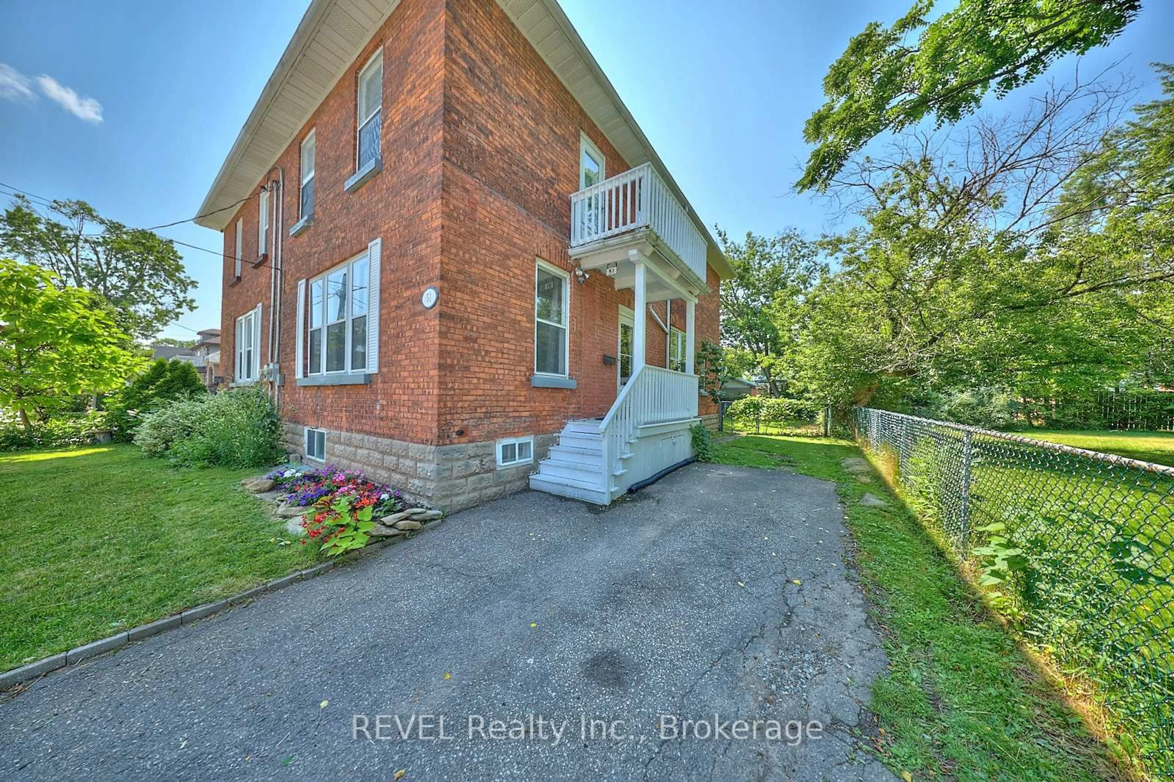 Home with brick exterior material, street for 51 Grove St, Welland Ontario L3B 4B3