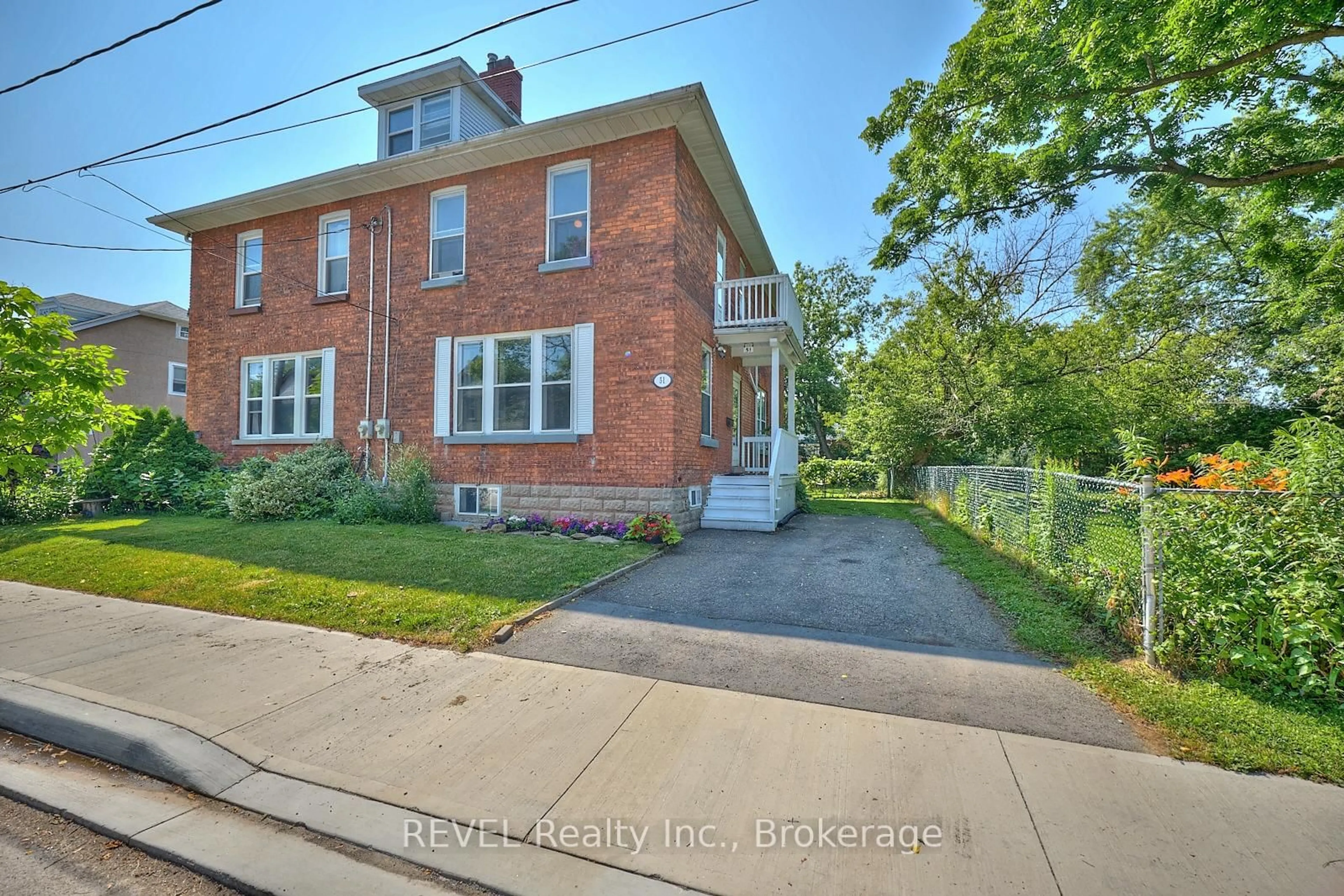 Home with brick exterior material, street for 51 Grove St, Welland Ontario L3B 4B3