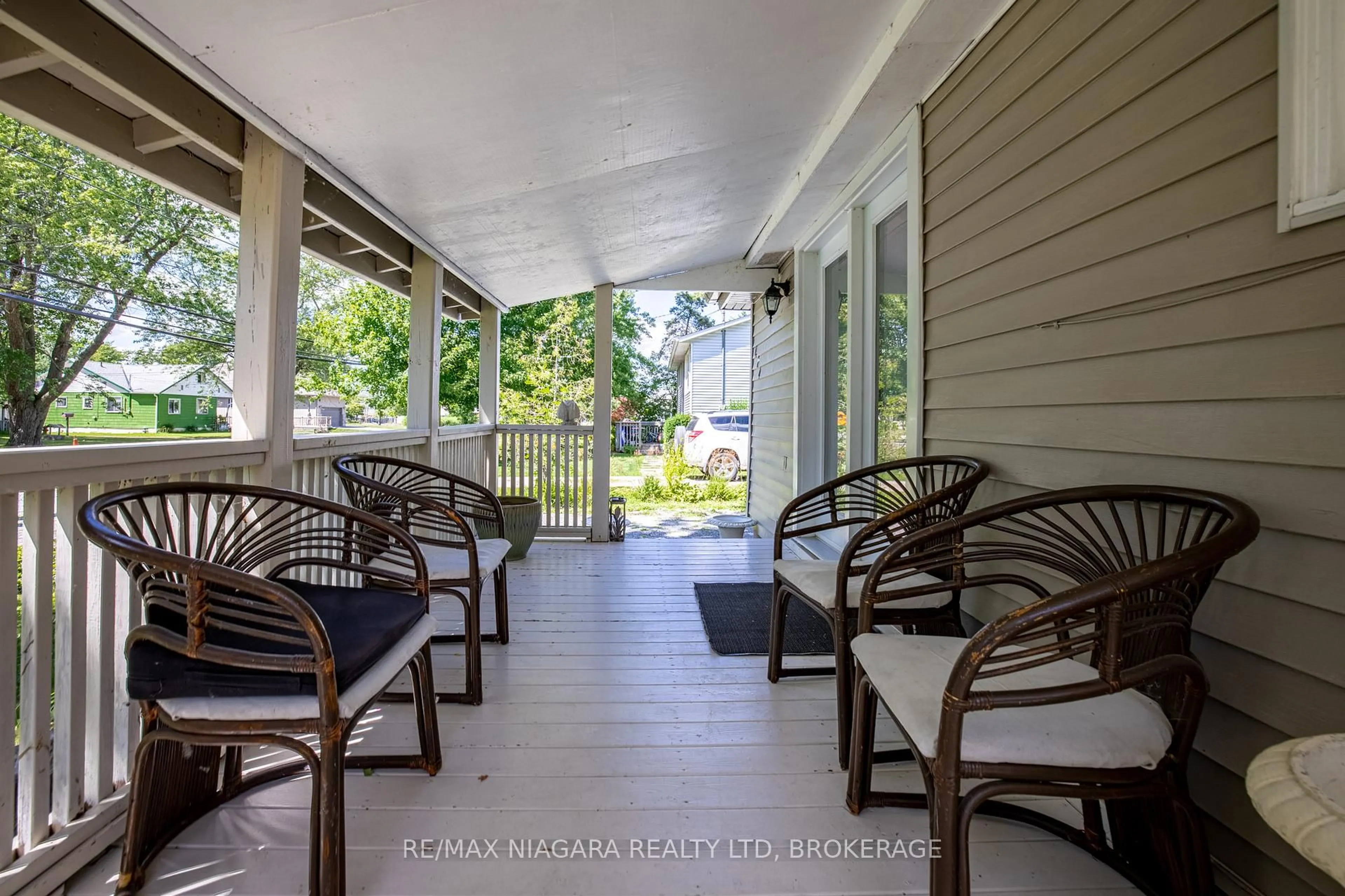 Patio, water/lake/river/ocean view for 434 Crescent Rd, Fort Erie Ontario L2A 4P7