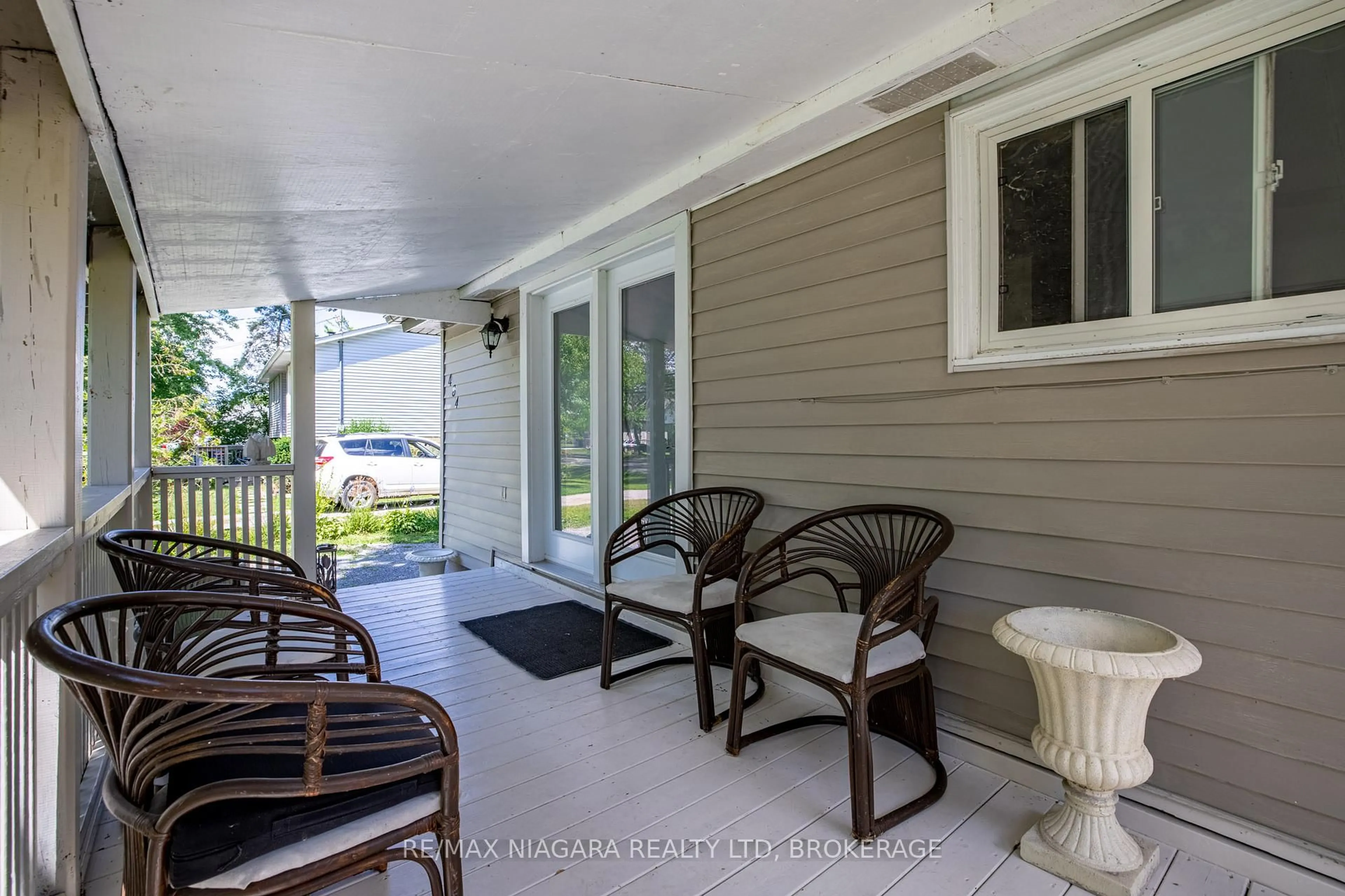 Patio, water/lake/river/ocean view for 434 Crescent Rd, Fort Erie Ontario L2A 4P7