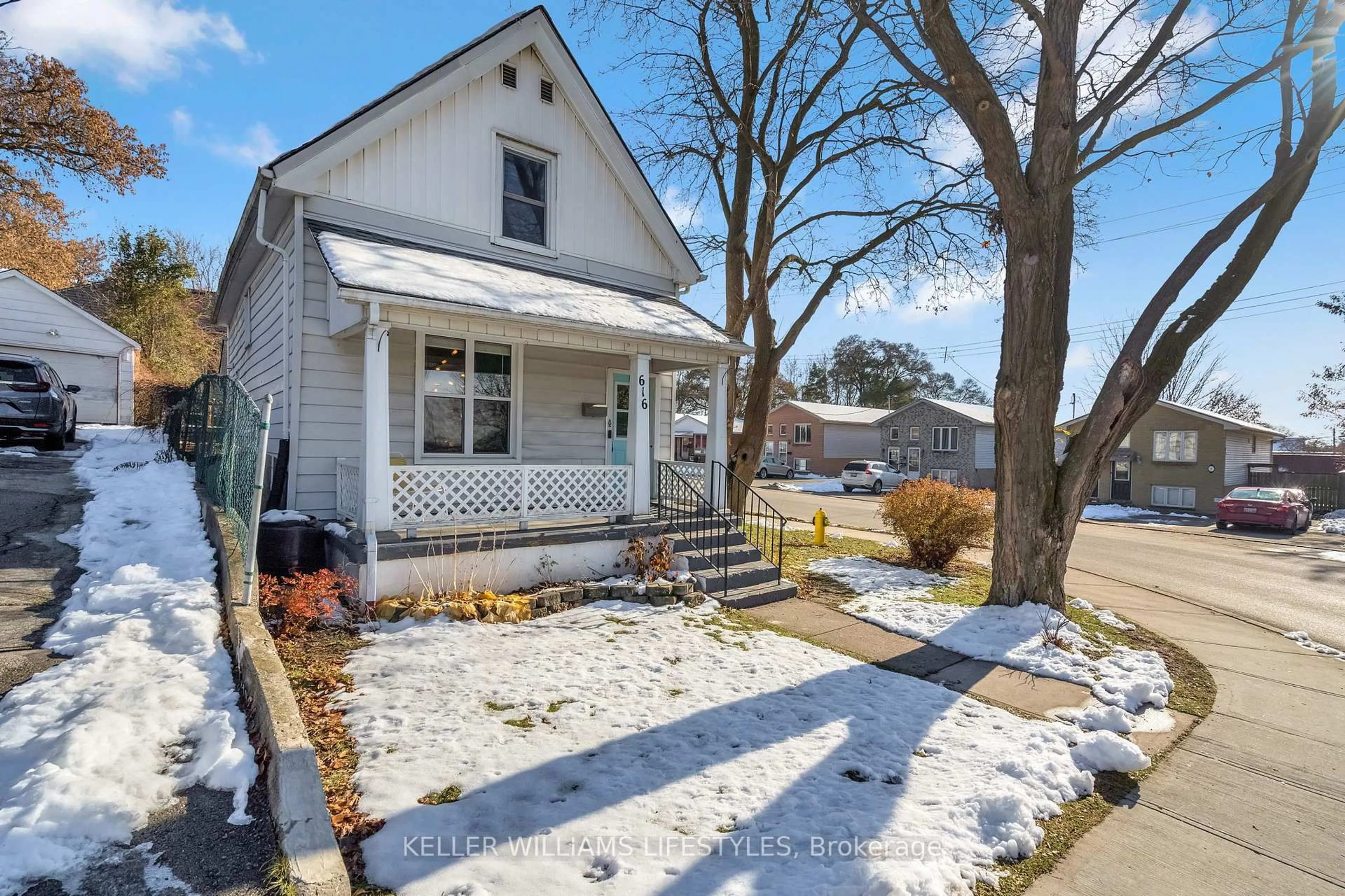 Unknown for 616 Glasgow St, London East Ontario N5Y 1V5