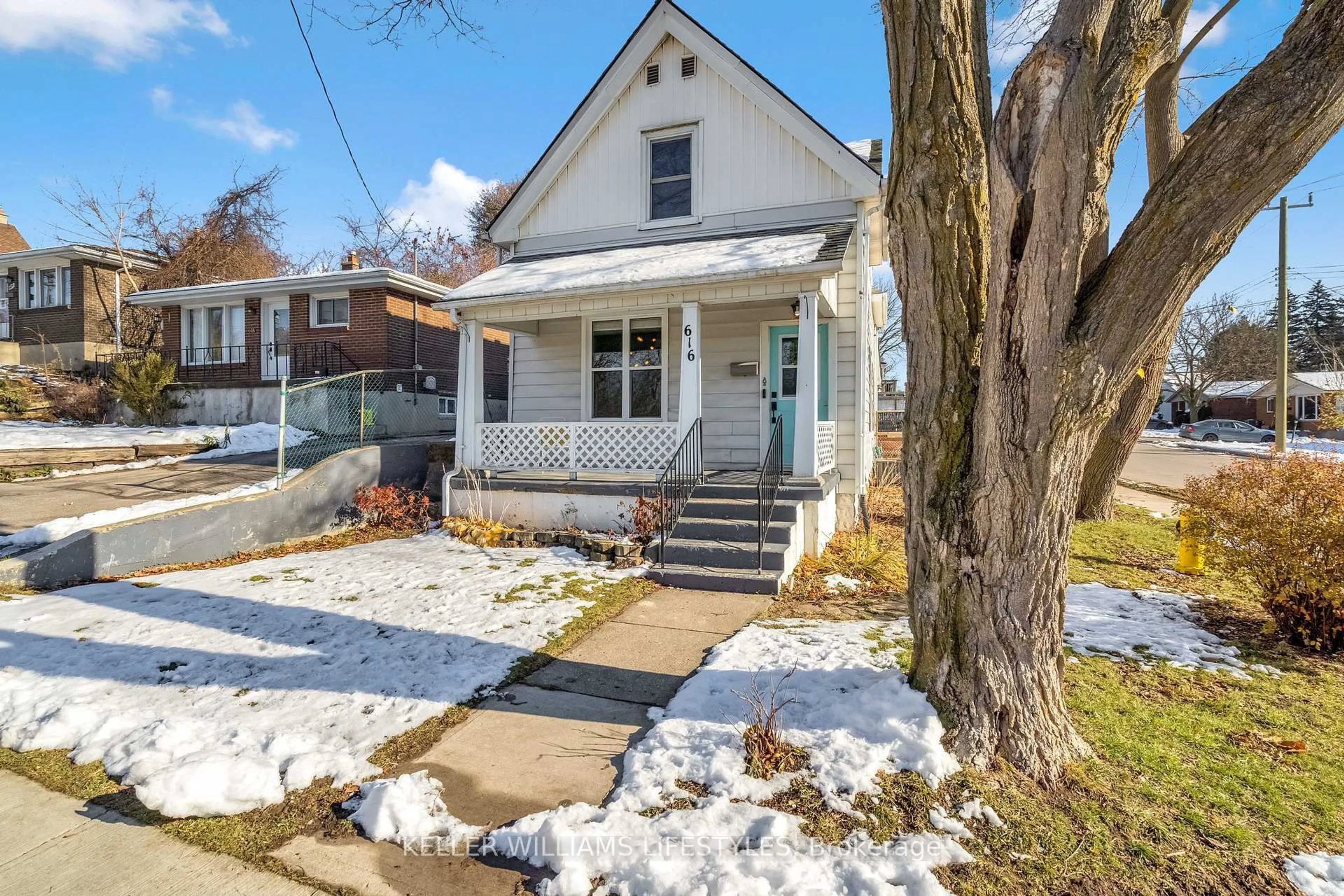 Unknown for 616 Glasgow St, London East Ontario N5Y 1V5