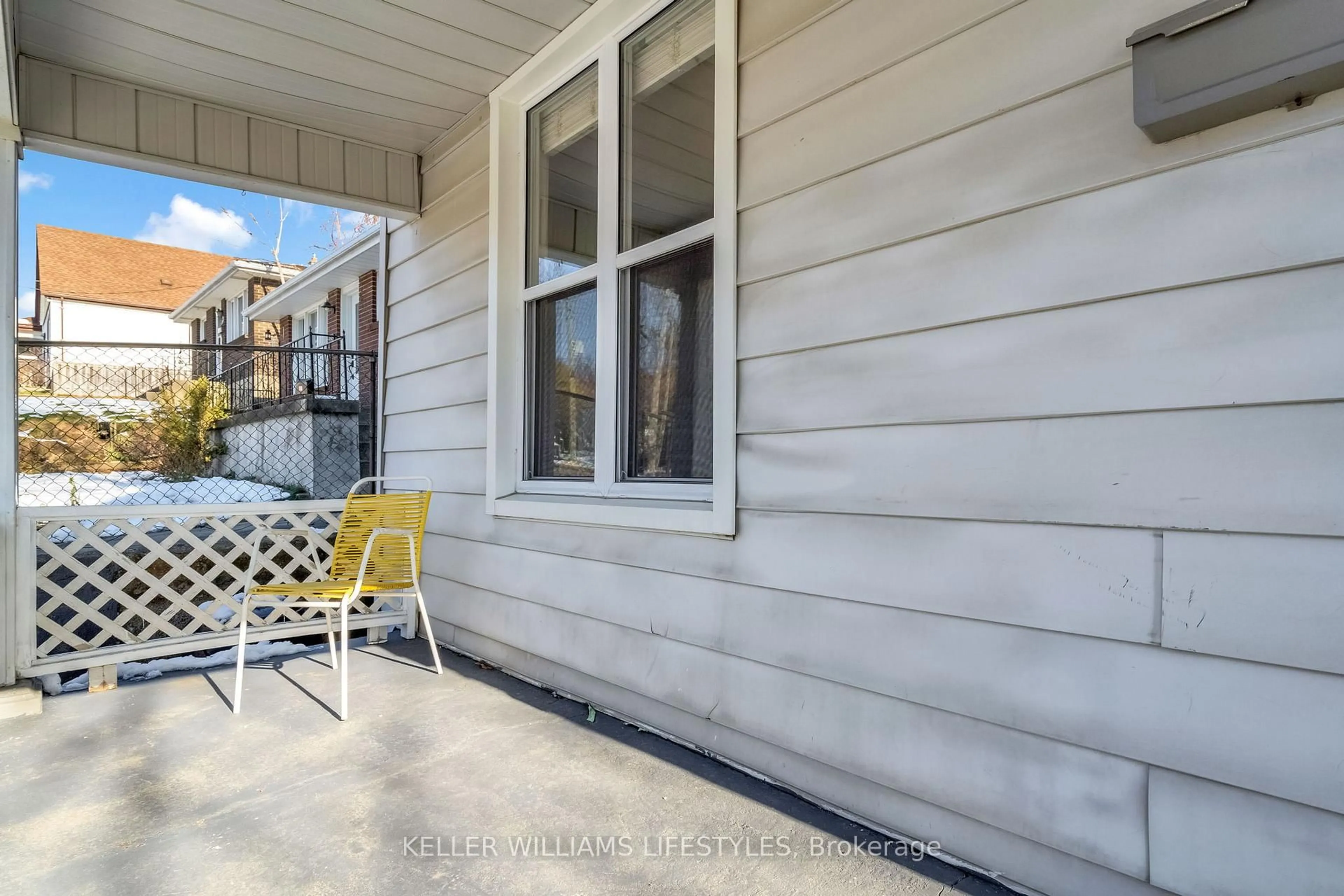 Patio, street for 616 Glasgow St, London East Ontario N5Y 1V5