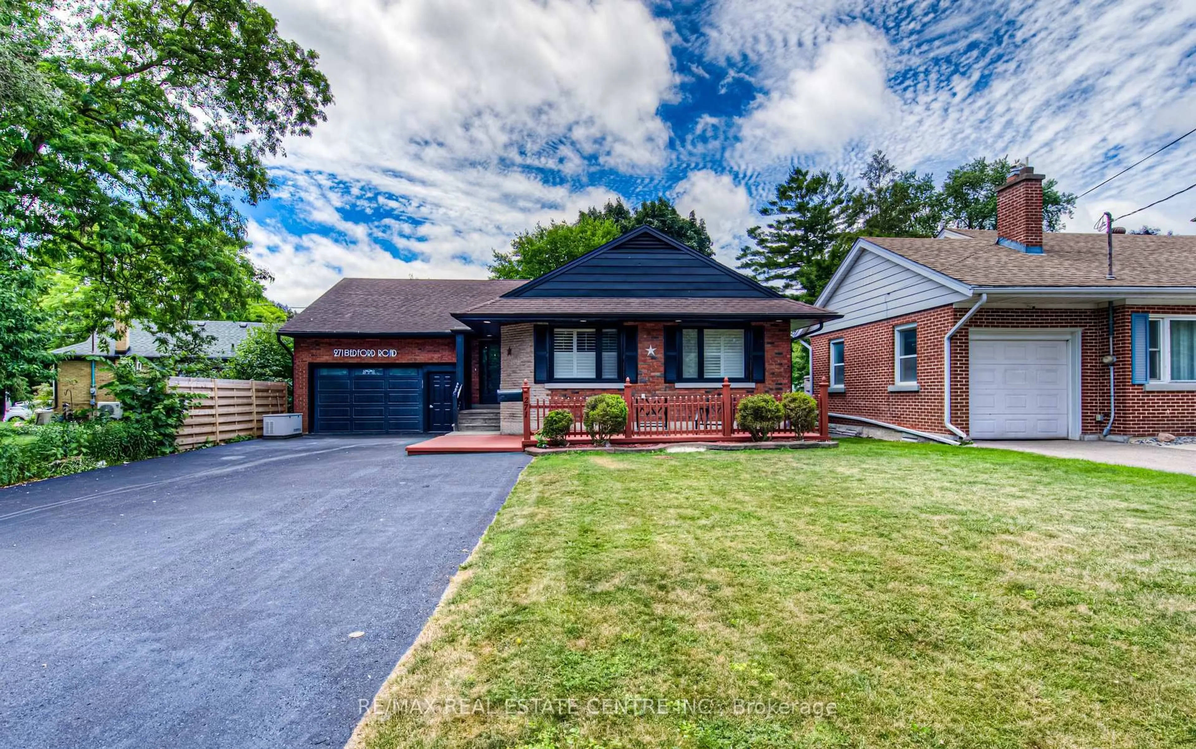 Home with brick exterior material, street for 271 Bedford Rd, Kitchener Ontario N2G 3A7