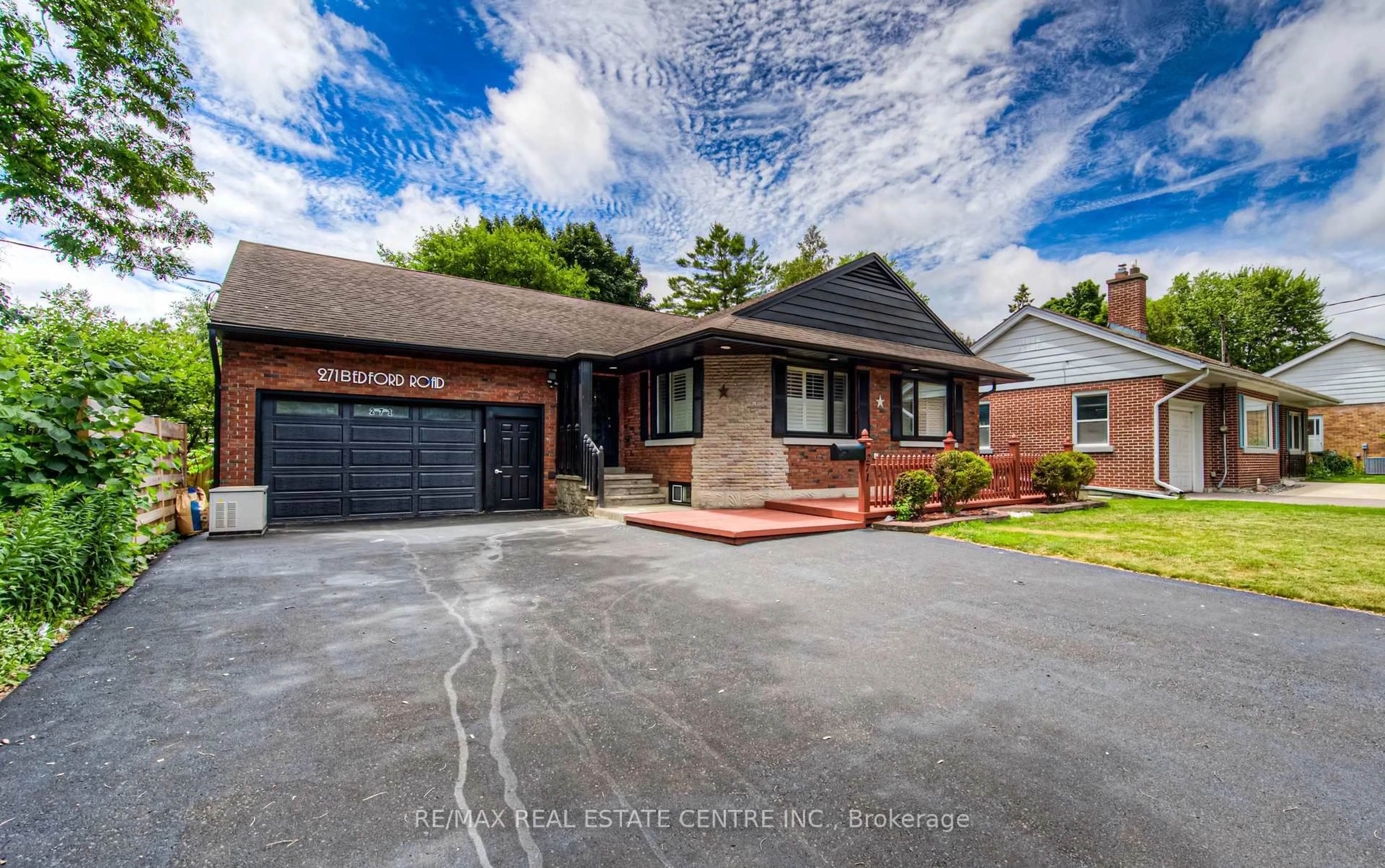 Home with brick exterior material, street for 271 Bedford Rd, Kitchener Ontario N2G 3A7