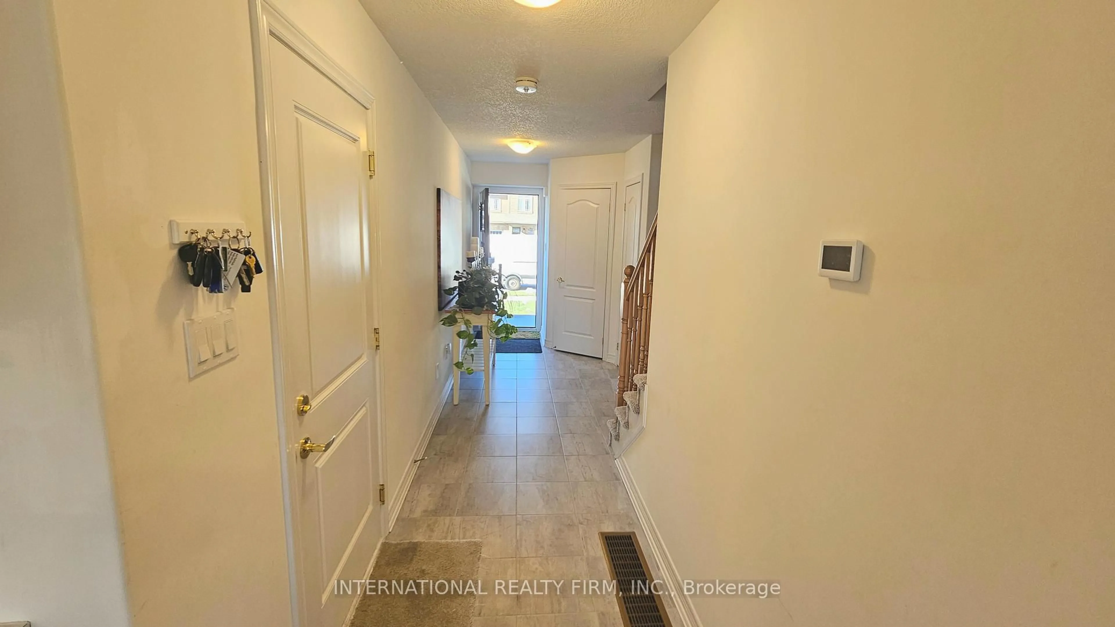 Indoor entryway for 159 Stonebrook Way, Grey Highlands Ontario N0C 1H0
