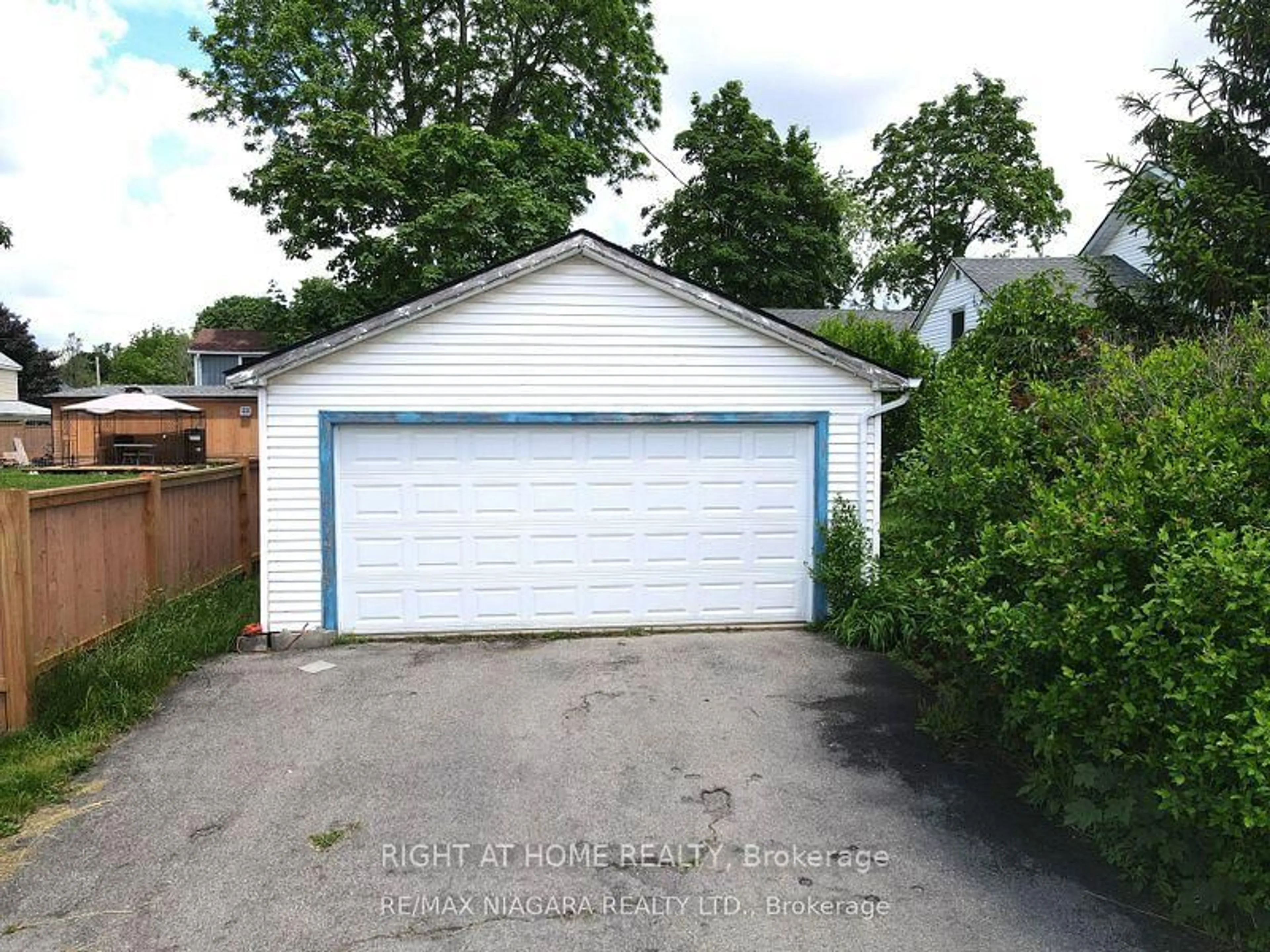 Unknown for 144 Waterloo St, Fort Erie Ontario L2A 3K2