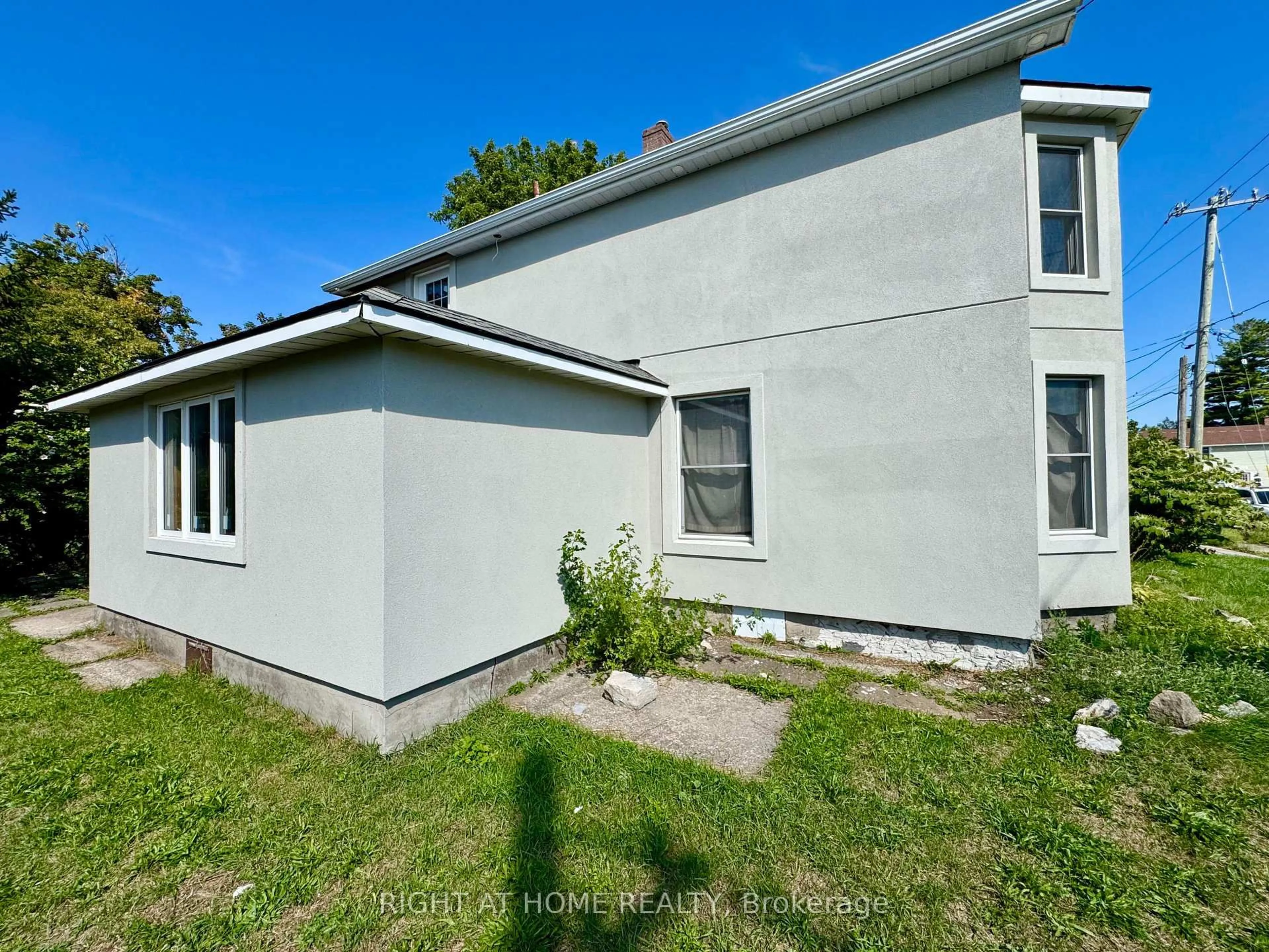 Unknown for 144 Waterloo St, Fort Erie Ontario L2A 3K2