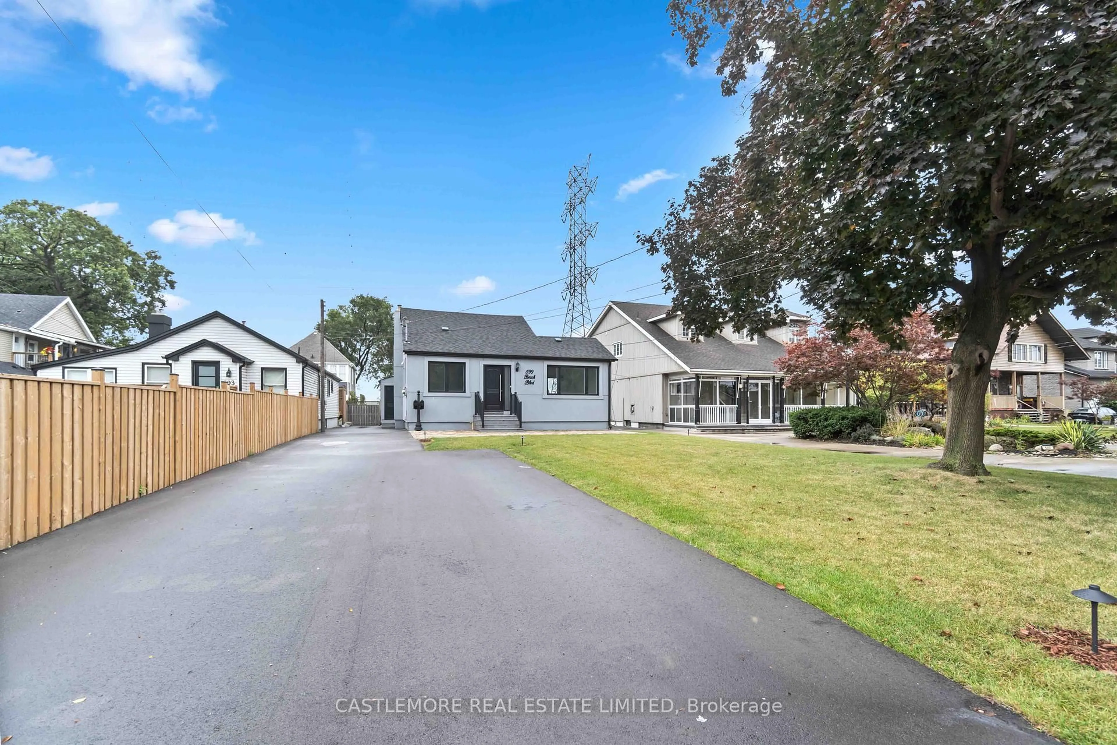 A pic from outside/outdoor area/front of a property/back of a property/a pic from drone, street for 599 Beach Blvd, Hamilton Ontario L8H 6X8