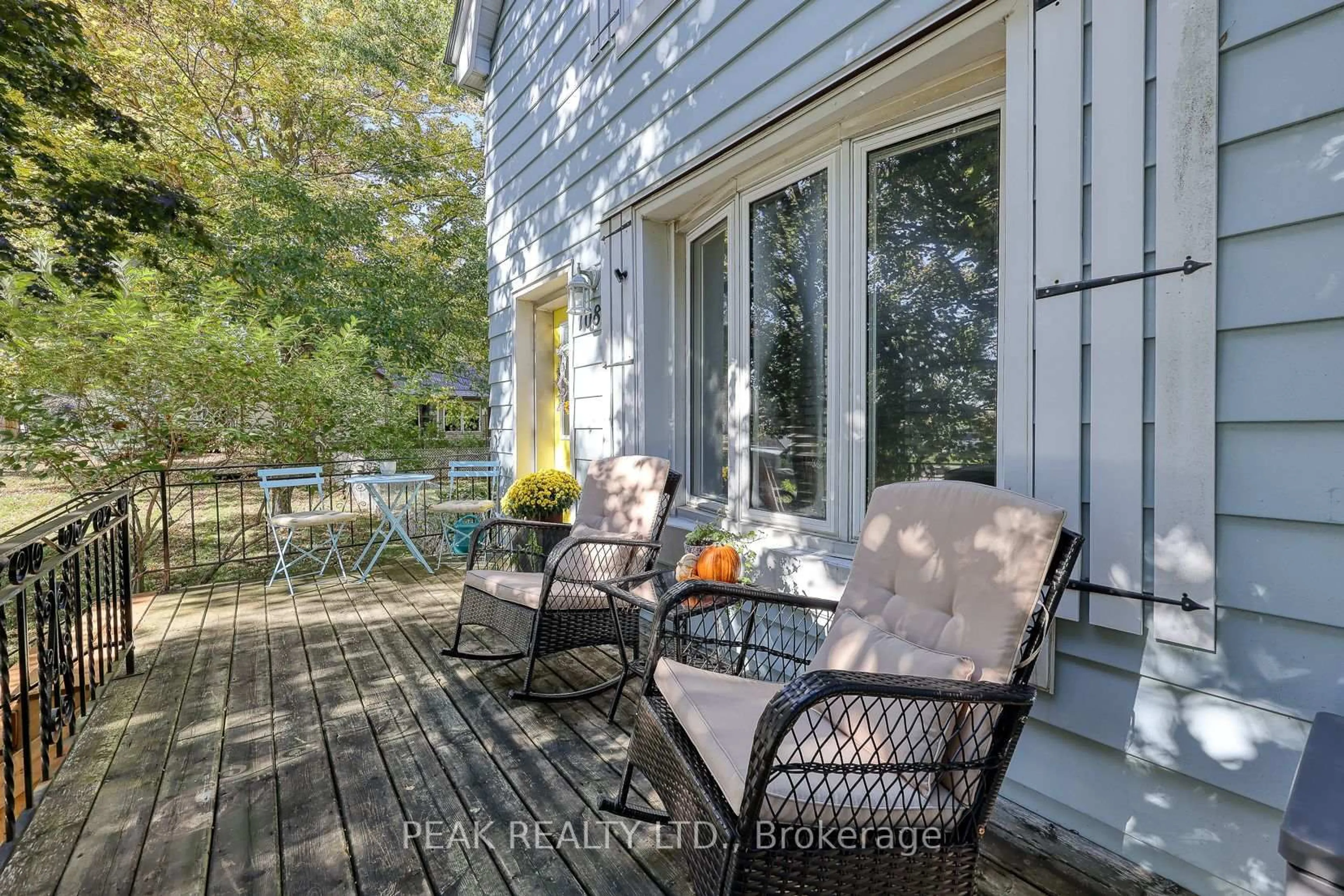 Patio, water/lake/river/ocean view for 108 BALDWIN St, Tillsonburg Ontario N4G 2K6