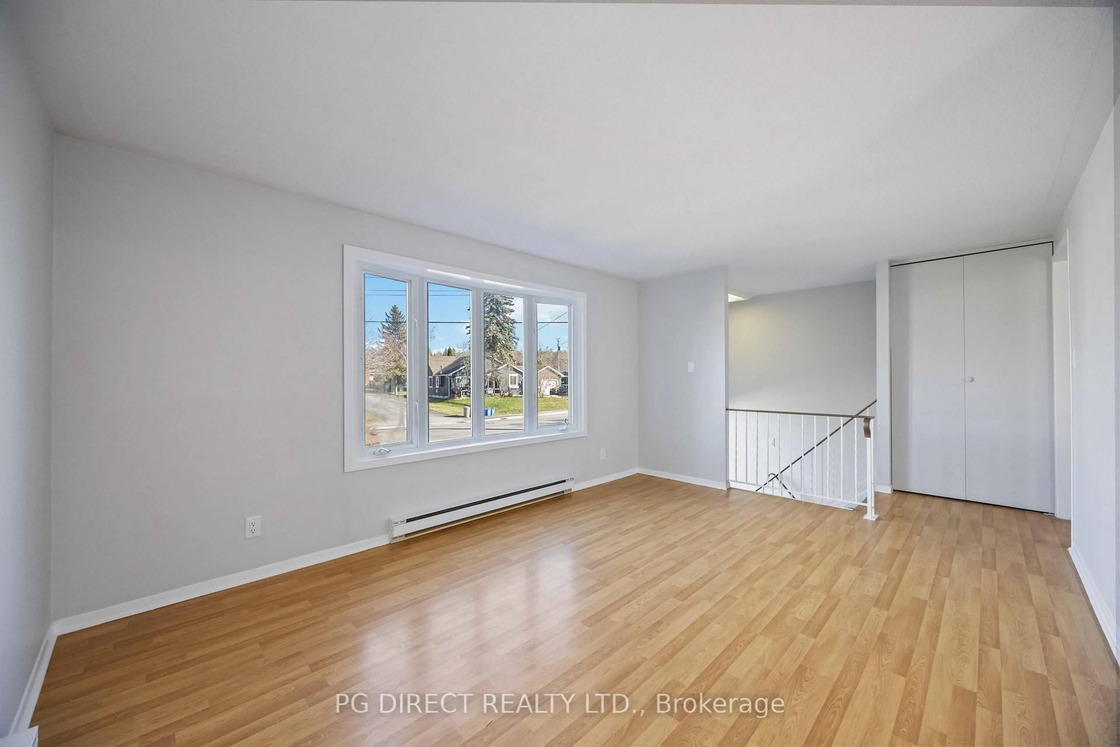 A pic of a room for 100 Francis St, Kawartha Lakes Ontario K0M 1N0