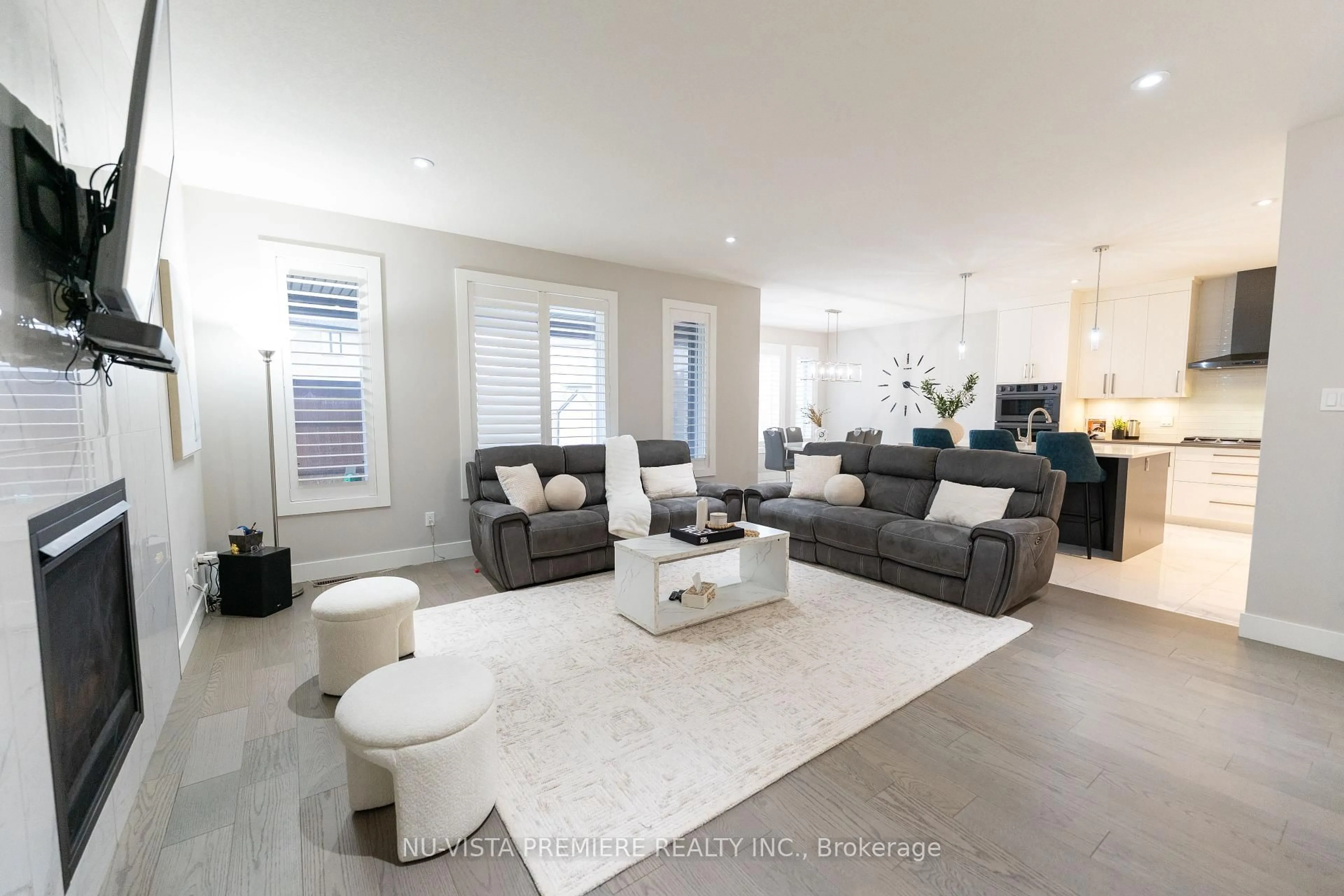 Living room with furniture, unknown for 3354 Mersea St, London South Ontario N6P 0G3