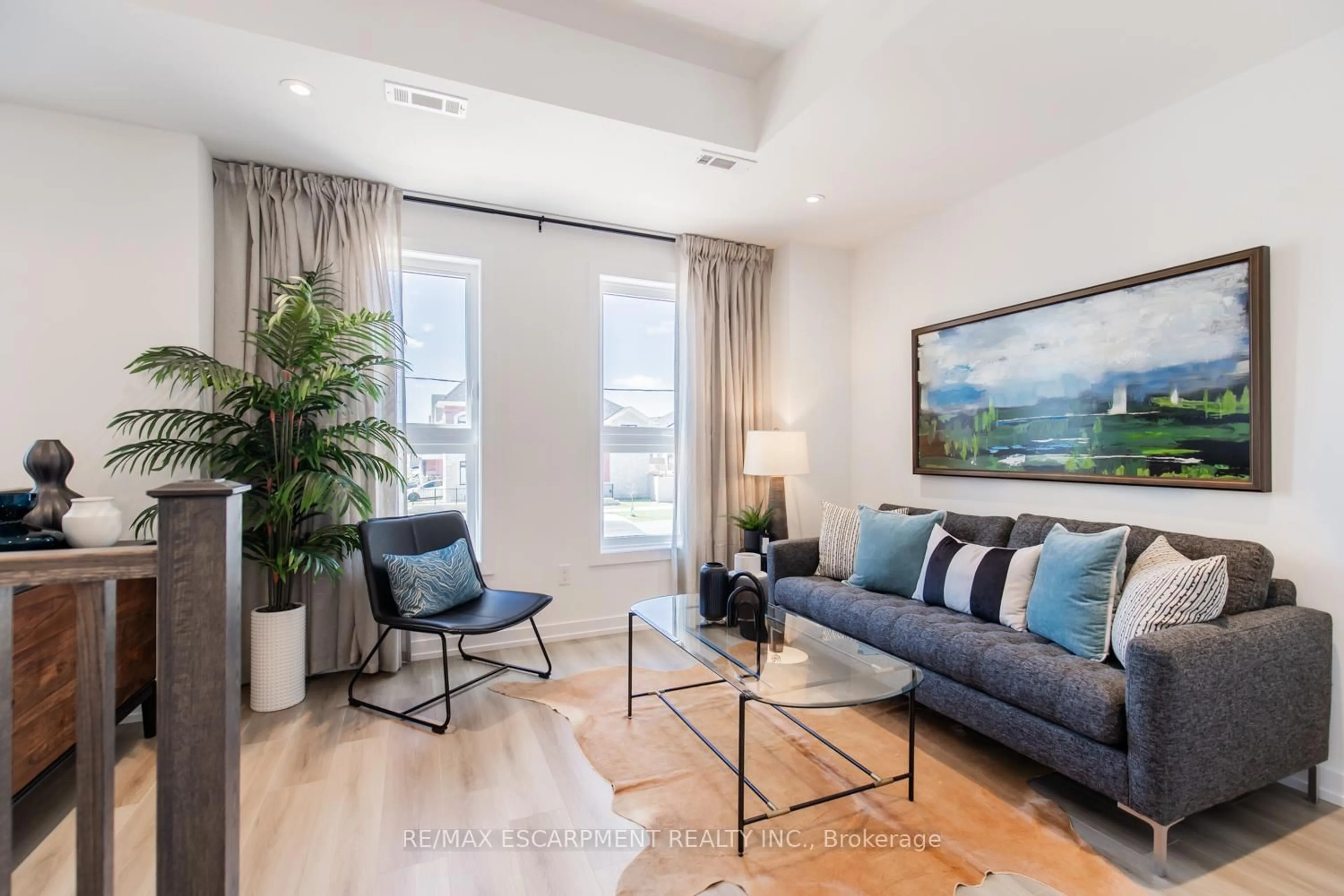 Living room with furniture, unknown for 205 Burke St, Hamilton Ontario L0R 2H7