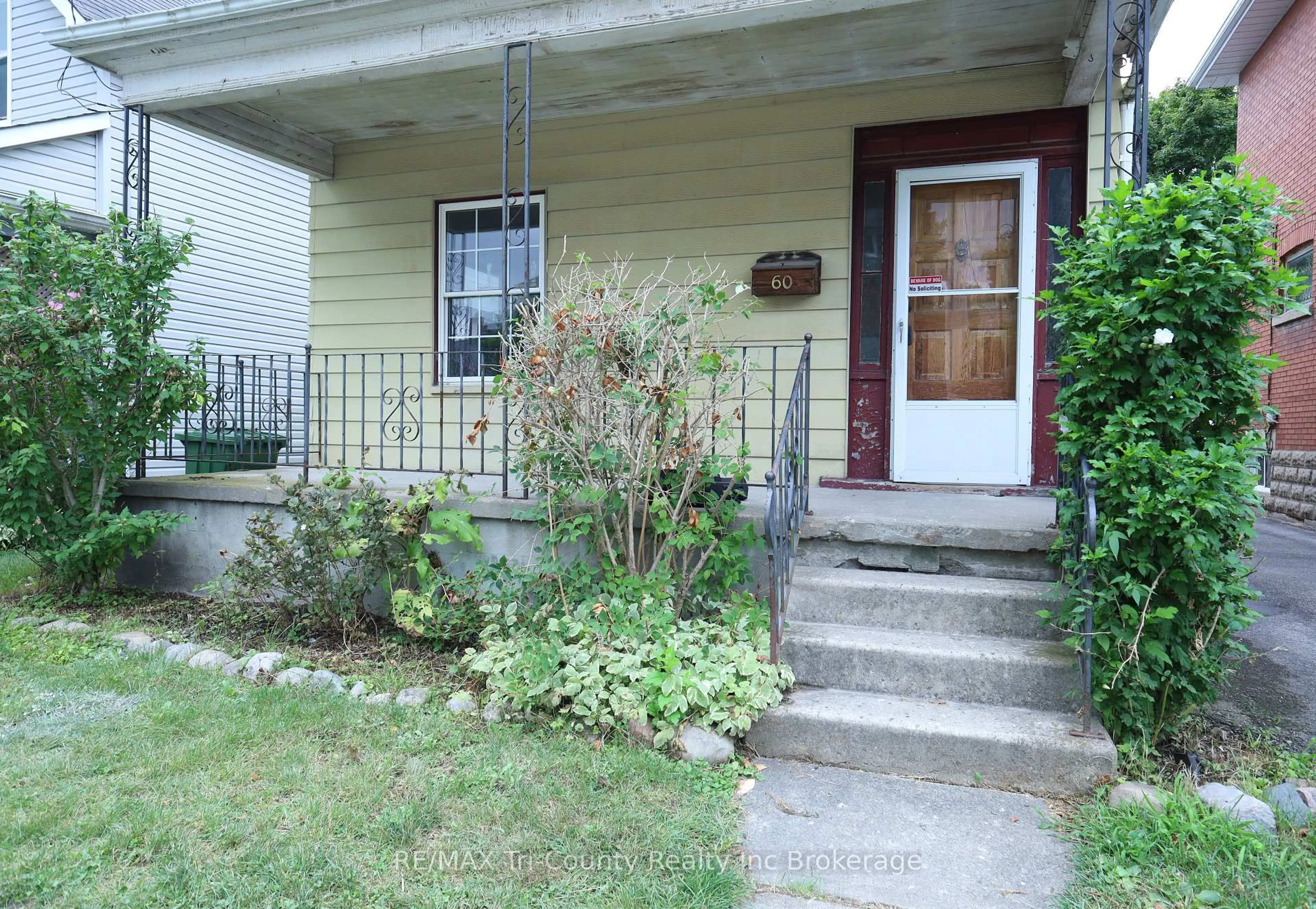 Unknown for 60 Manitoba St, St. Thomas Ontario N5P 3A4