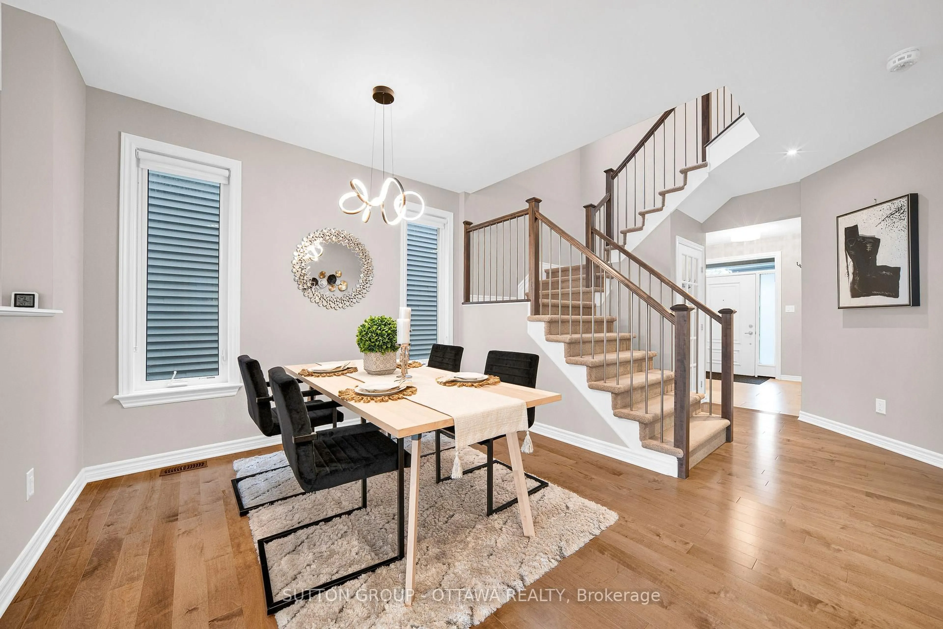 Dining room, wood/laminate floor for 412 Odessa Way, Ottawa Ontario K2J 5X7