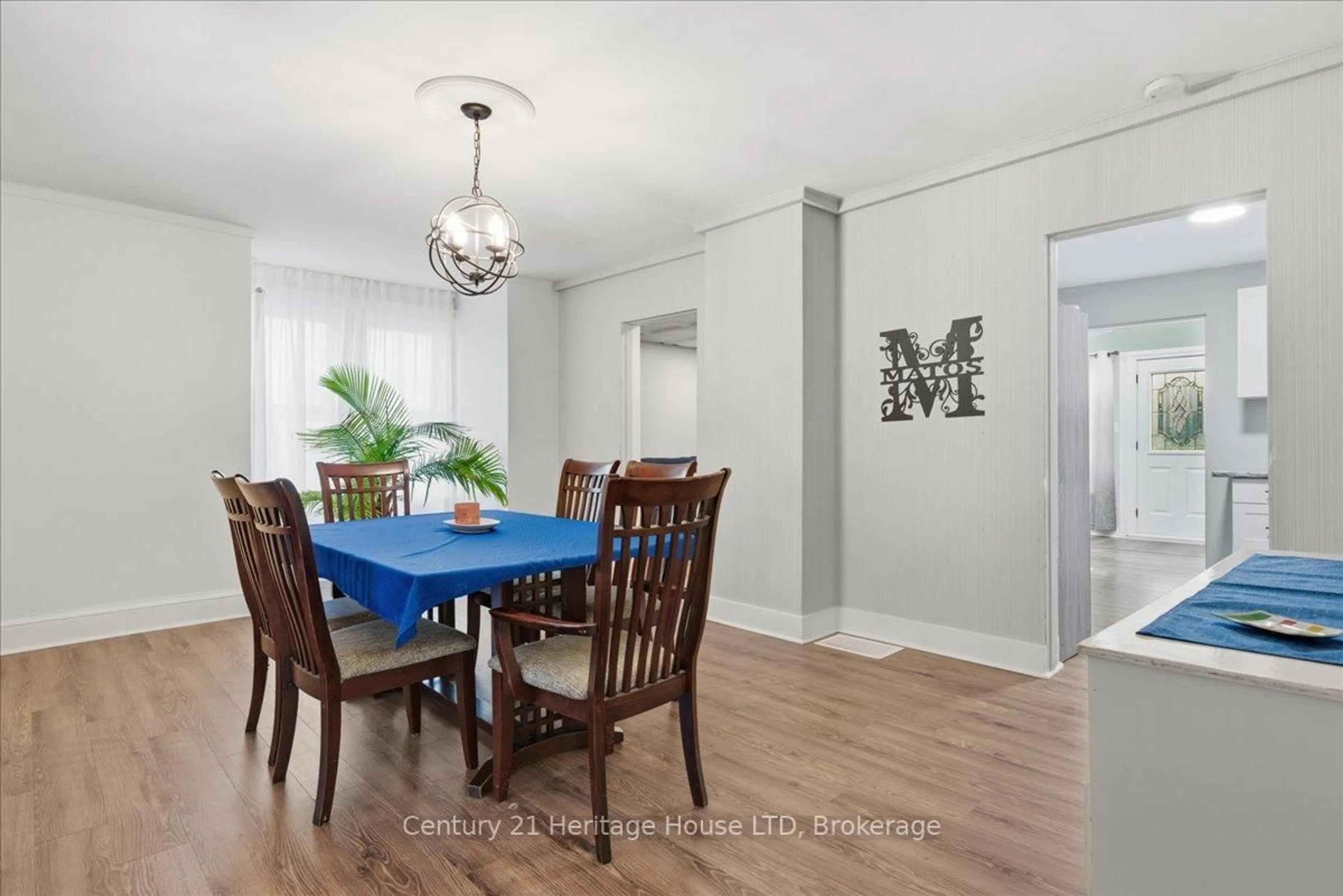 Dining room, unknown for 4 Cross St, St. Catharines Ontario L2R 2W5